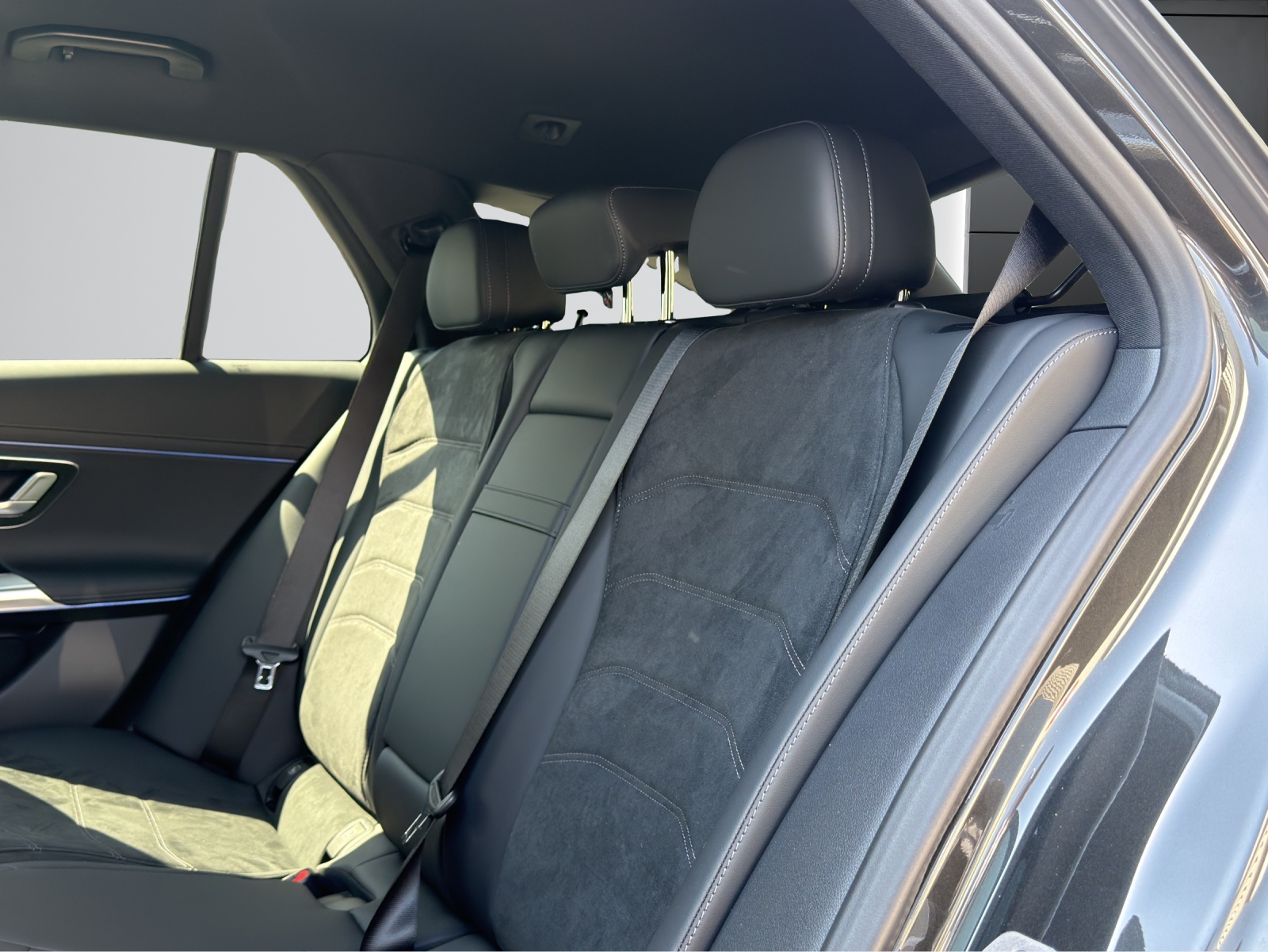 MERCEDES-BENZ E 220 d T 9G-Tronic-image-14