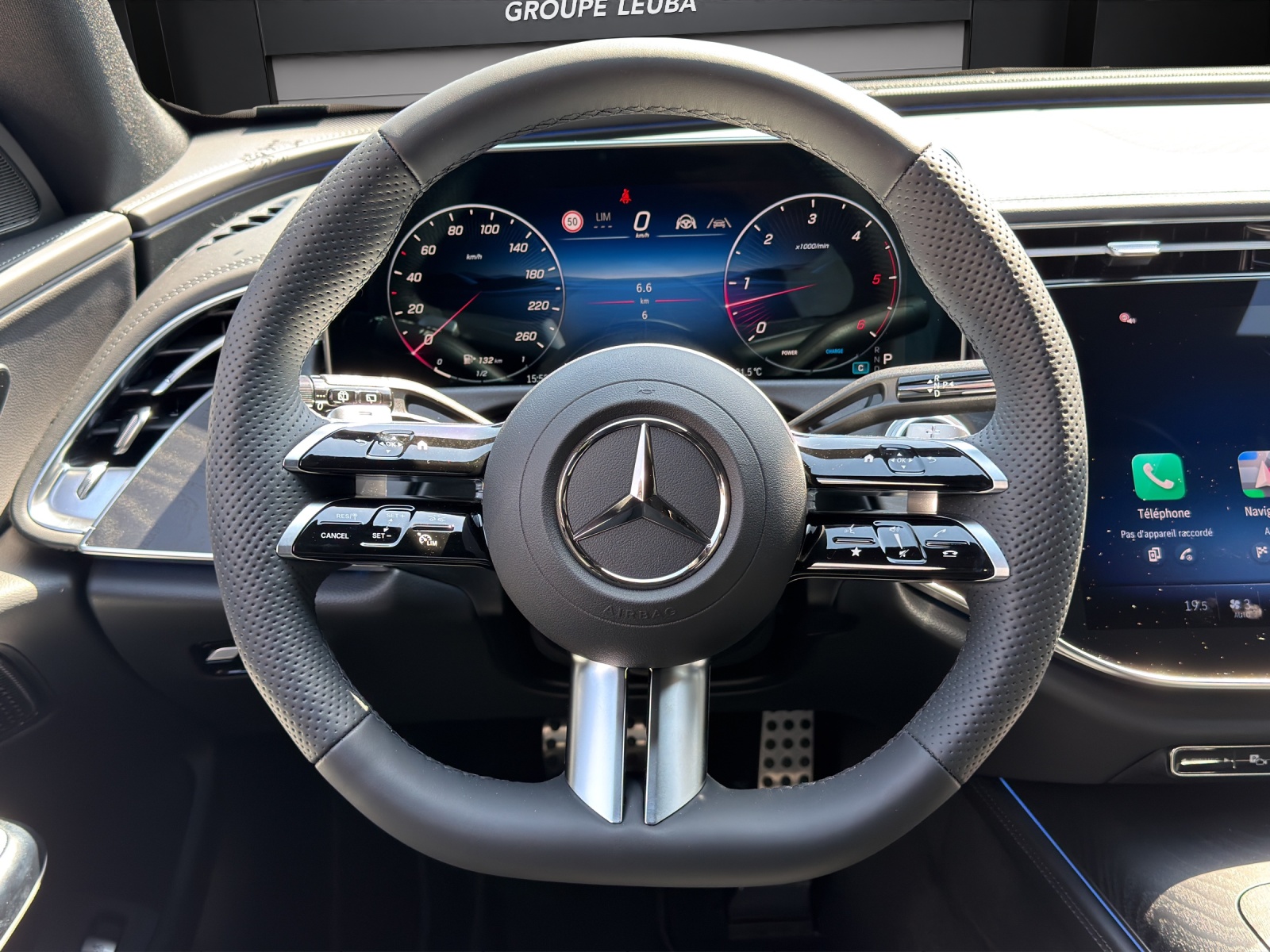MERCEDES-BENZ E 220 d T 9G-Tronic-image-9