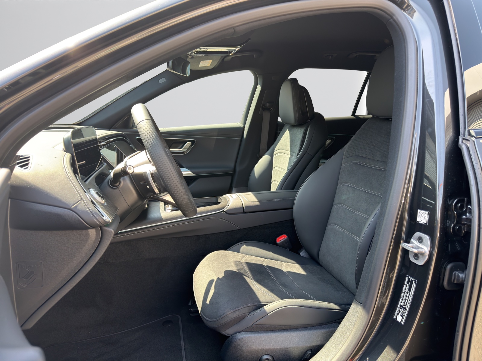 MERCEDES-BENZ E 220 d T 9G-Tronic-image-7