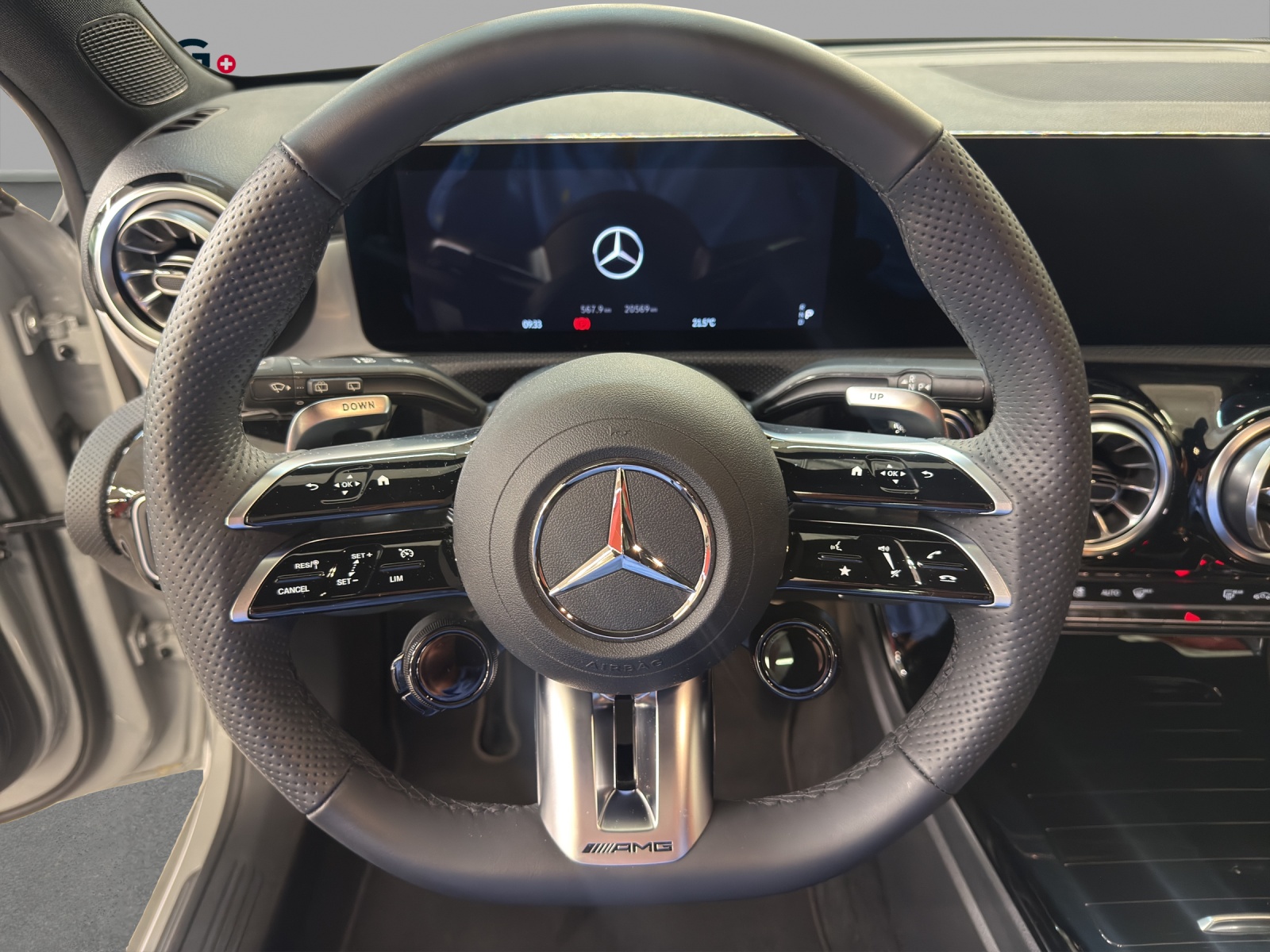 MERCEDES-BENZ A 35 4M - AMG / Rückfahrkamera / Sitzmemory / Multibeam LED-image-9