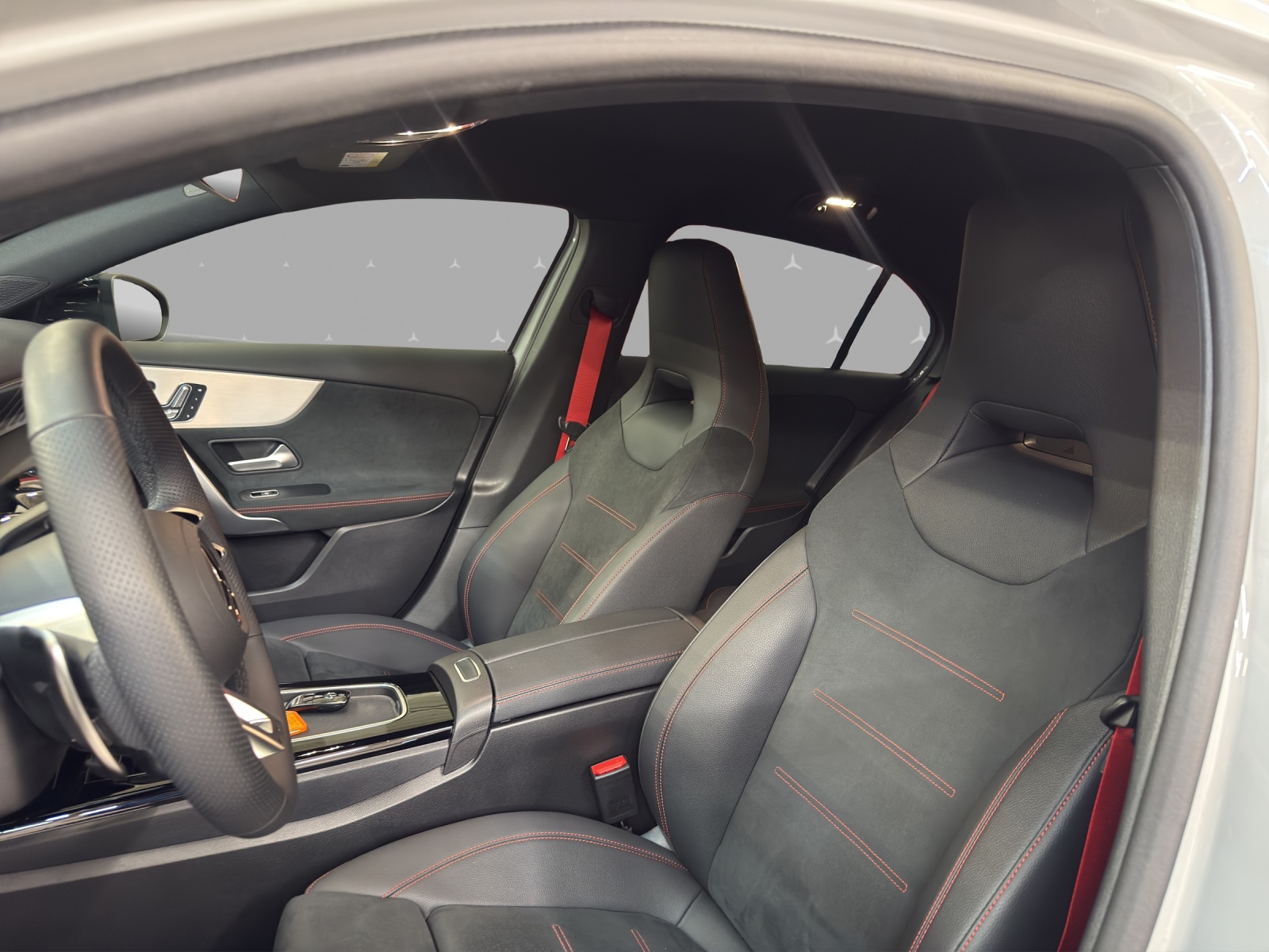 MERCEDES-BENZ A 35 4M - AMG / Rückfahrkamera / Sitzmemory / Multibeam LED-image-8