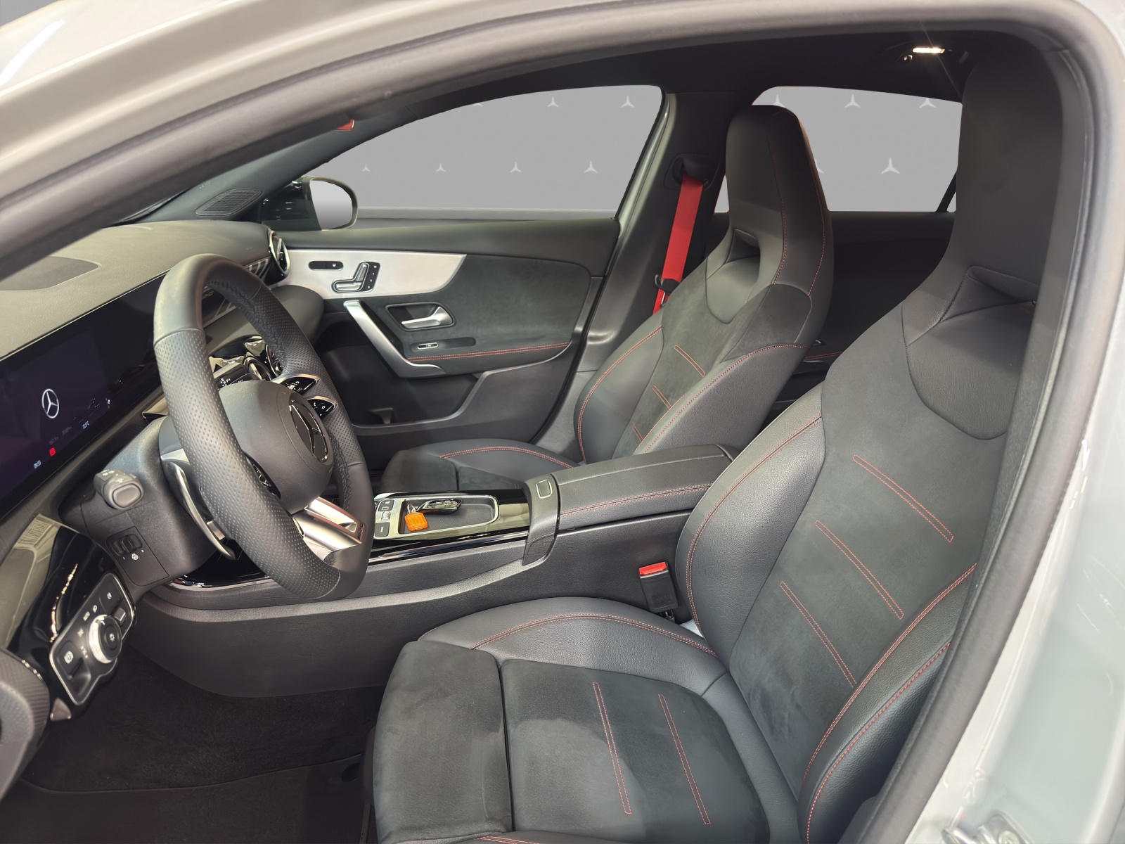 MERCEDES-BENZ A 35 4M - AMG / Rückfahrkamera / Sitzmemory / Multibeam LED-image-7