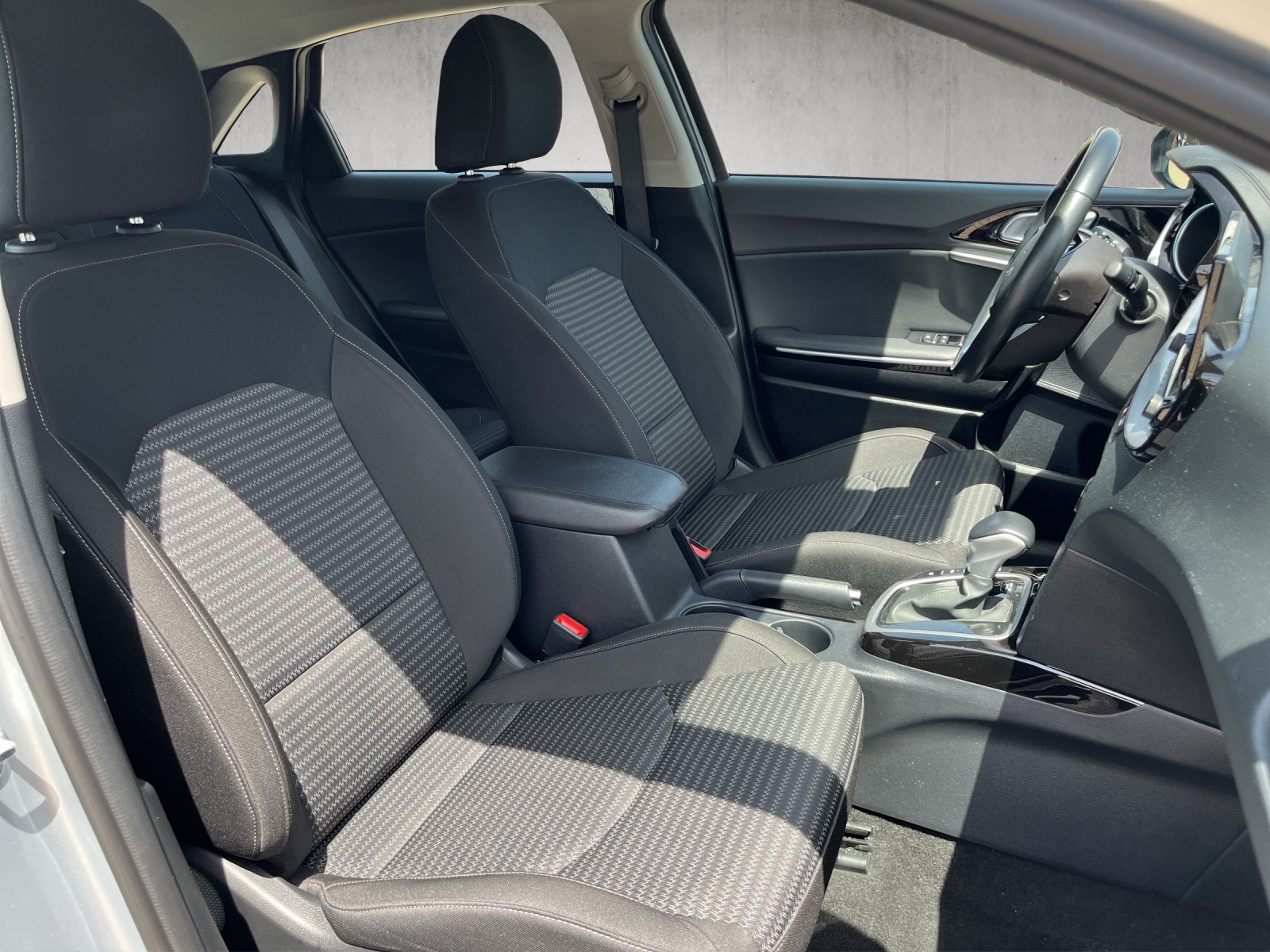 KIA Ceed 1.5 T-GDi MHEV Power-image-12