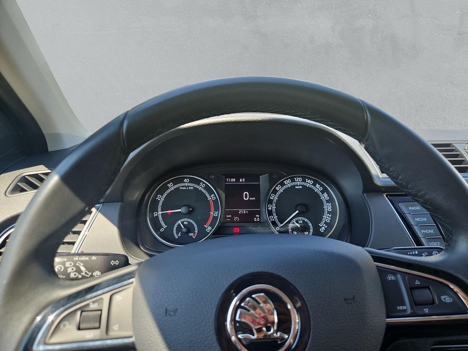 SKODA Fabia 1.0 TSI Ambition (CH)-image-22