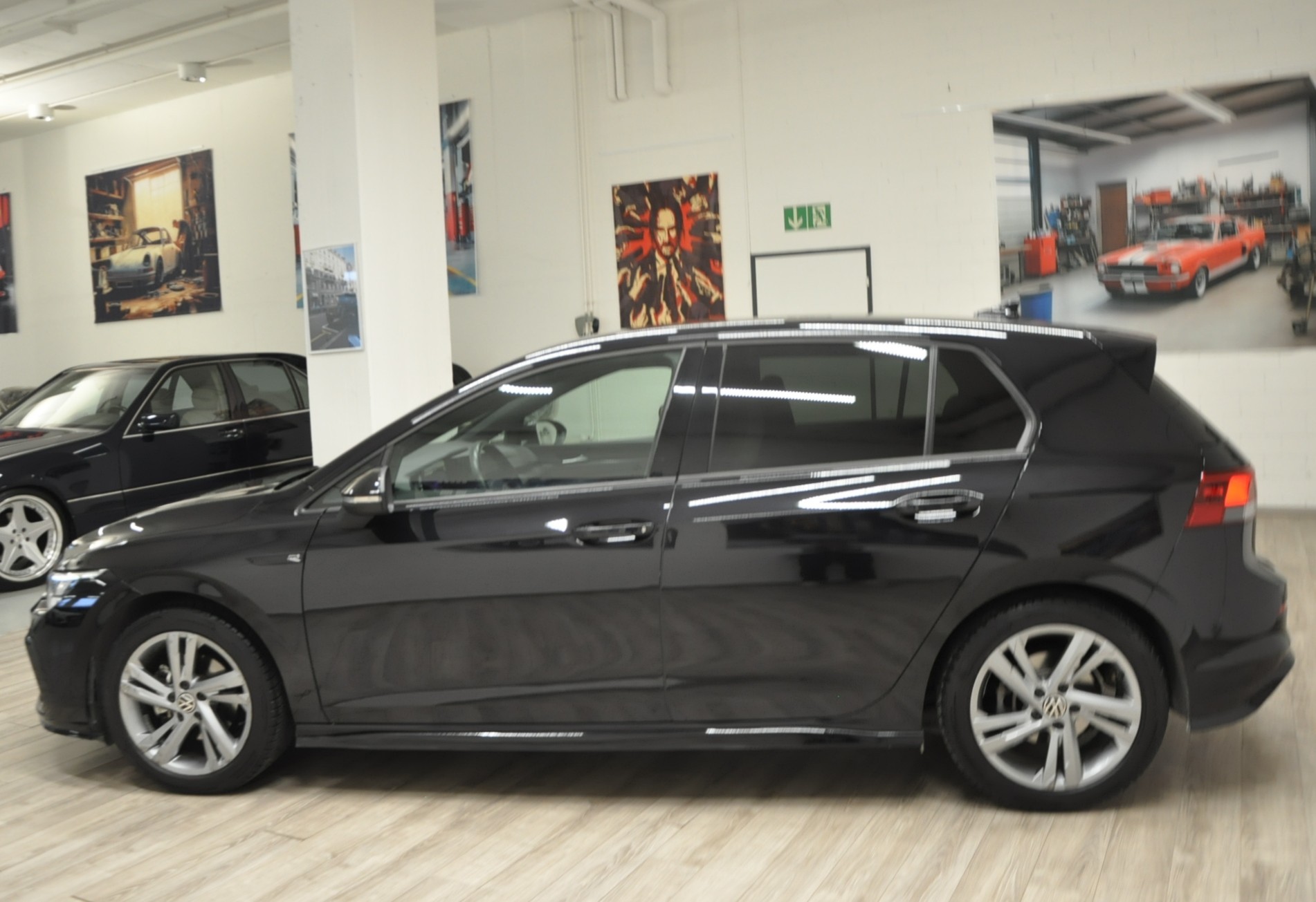 VW Golf Variant 1.5 eTSI mHEV R-Line-image-2