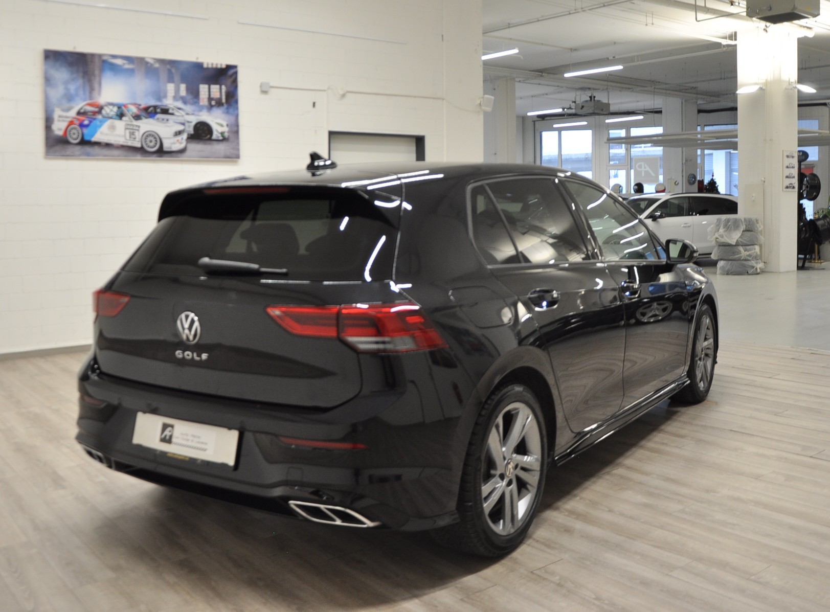 VW Golf Variant 1.5 eTSI mHEV R-Line-image-3
