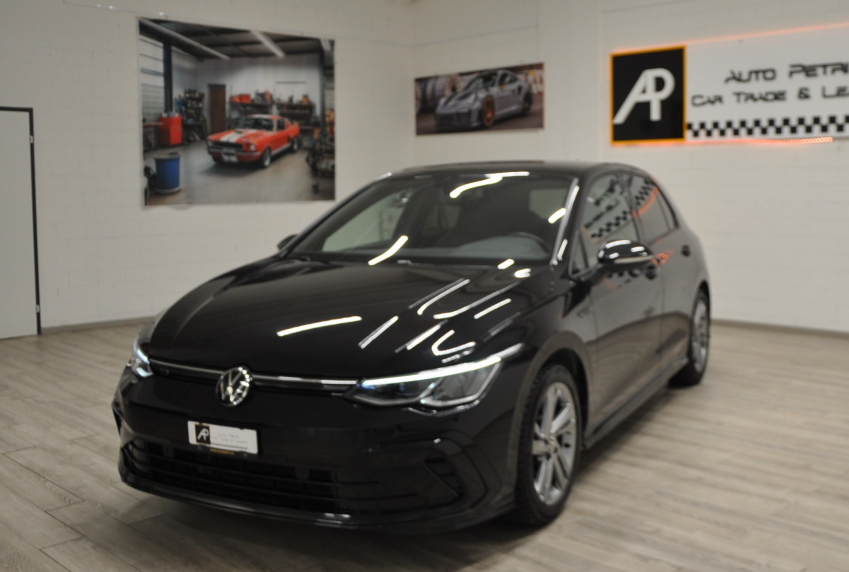 VW Golf Variant 1.5 eTSI mHEV R-Line-image-1