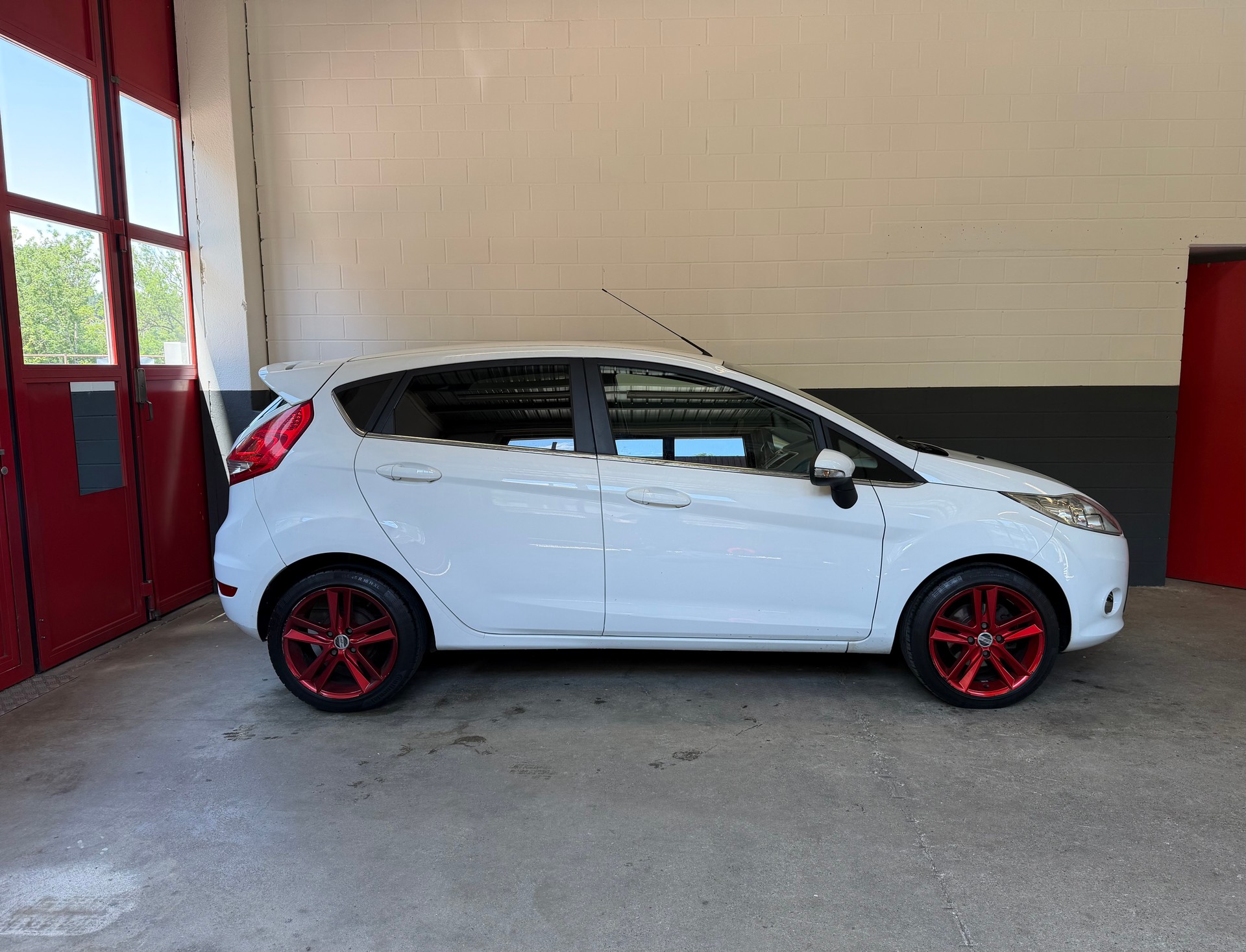 FORD Fiesta 1.4 16V Colourline //NEU AB MFK!-image-2