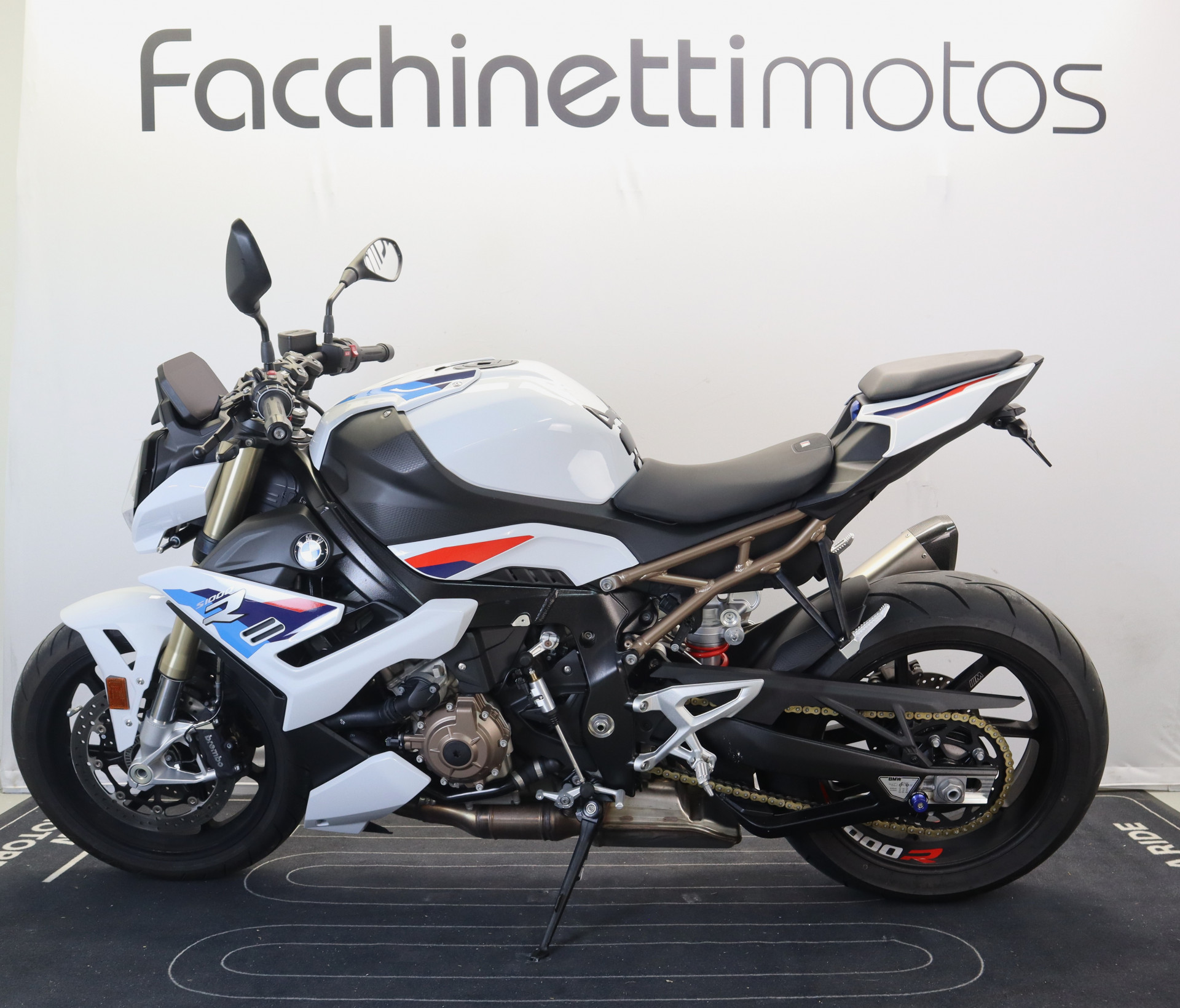 BMW S 1000 R M-showroom-element-2