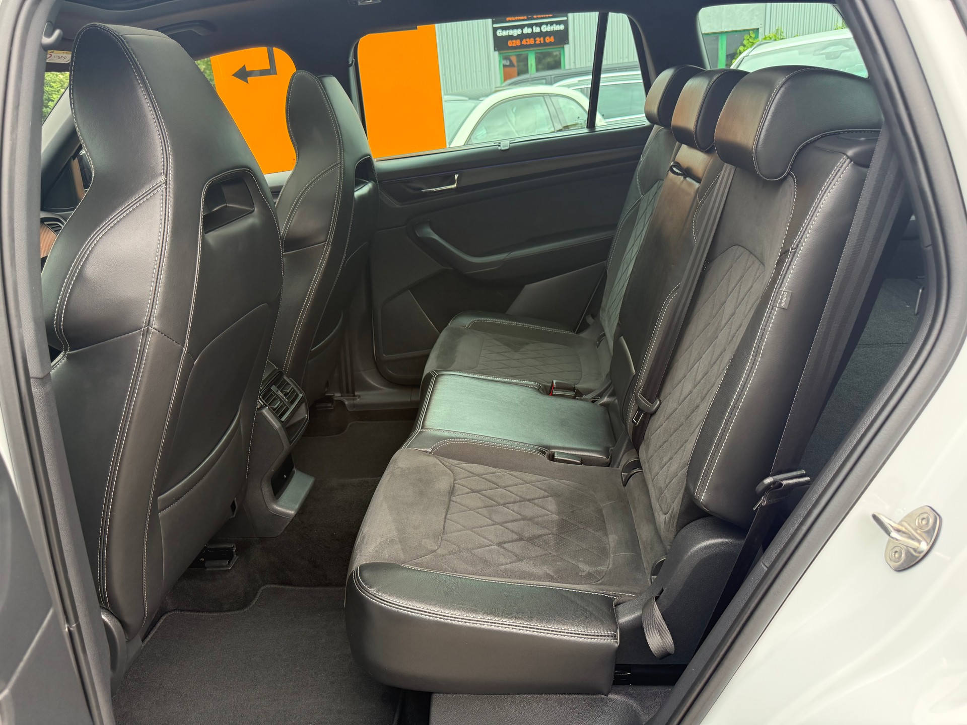 SKODA Kodiaq 2.0 TSI 4x4 Sport Line-image-8