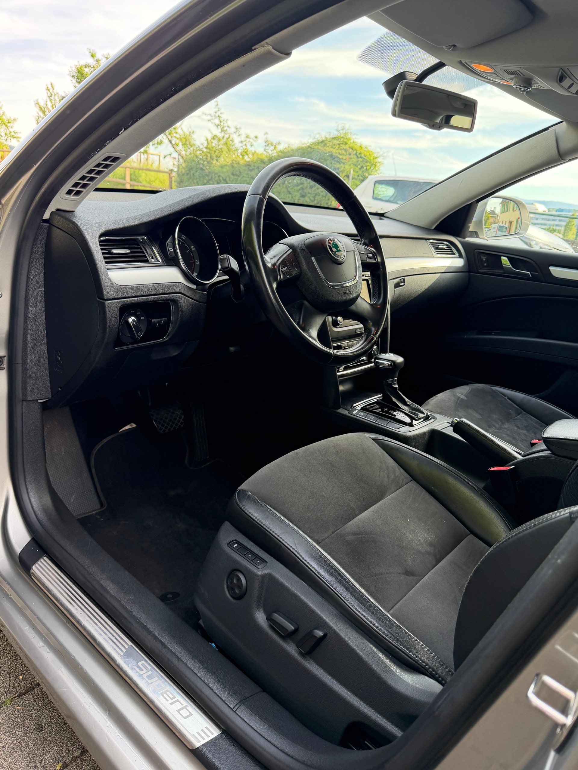 SKODA Superb Combi 3.6 FSI Ambition 4x4 DSG-image-9