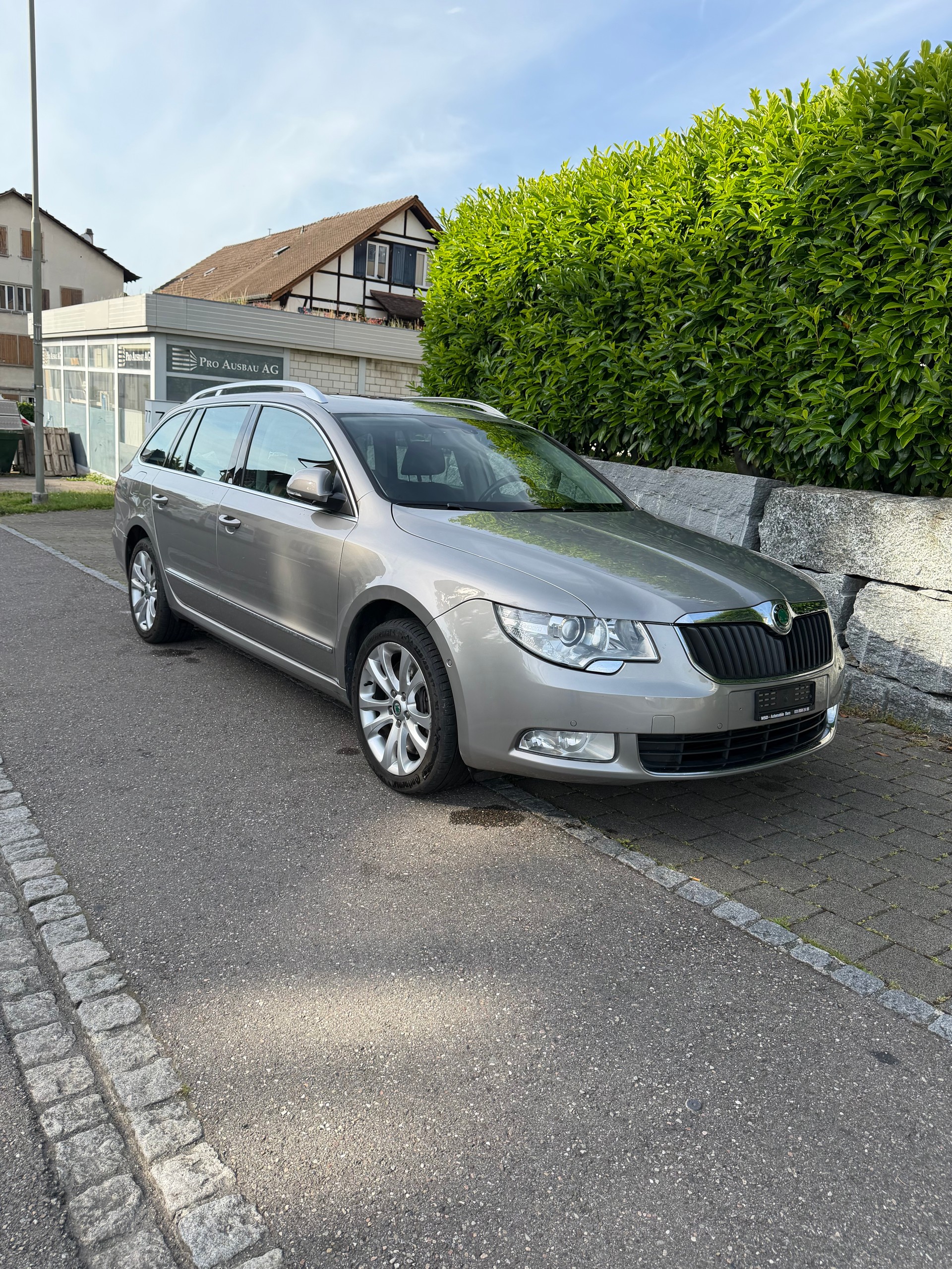 SKODA Superb Combi 3.6 FSI Ambition 4x4 DSG-image-0