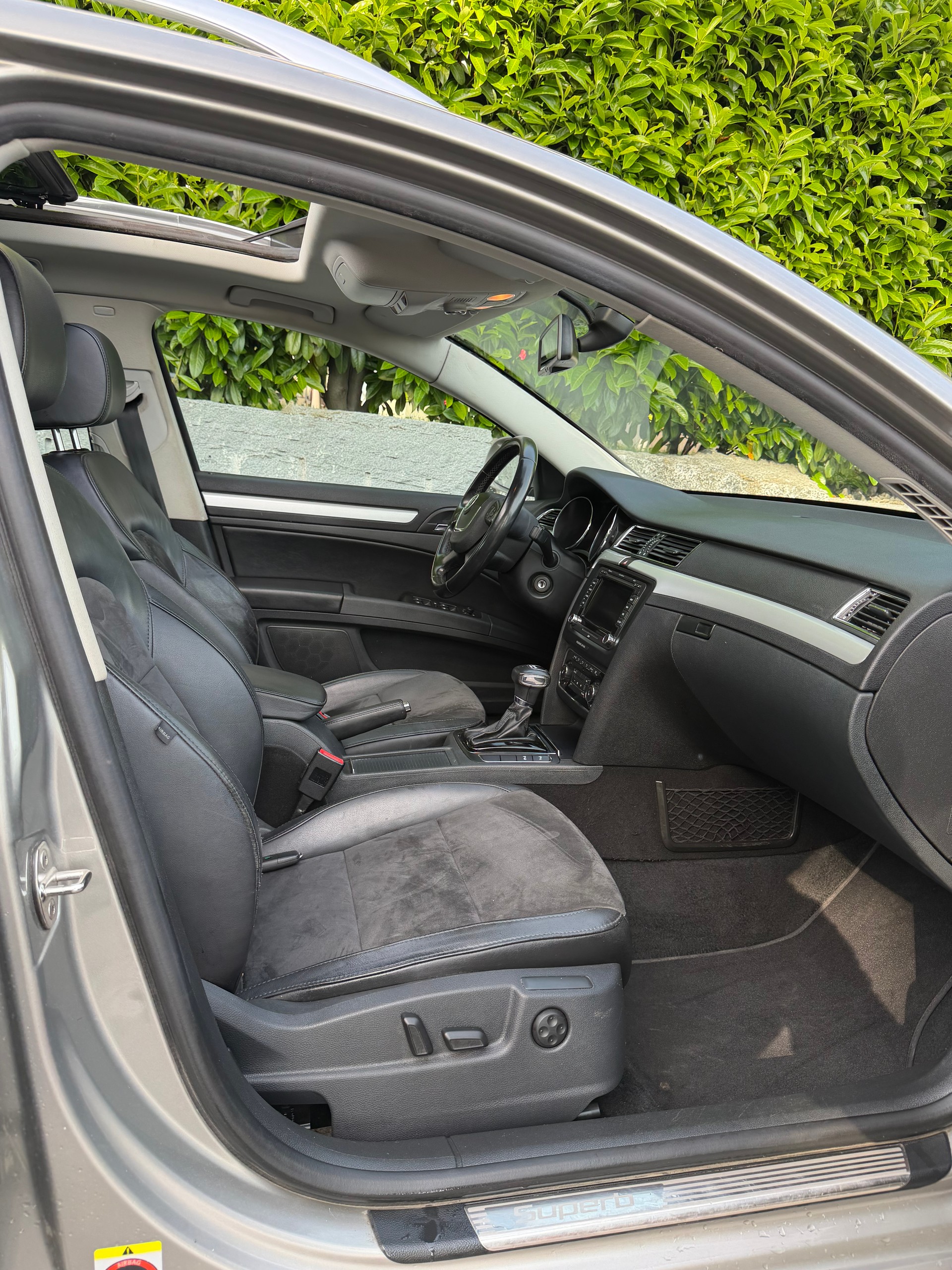 SKODA Superb Combi 3.6 FSI Ambition 4x4 DSG-image-10