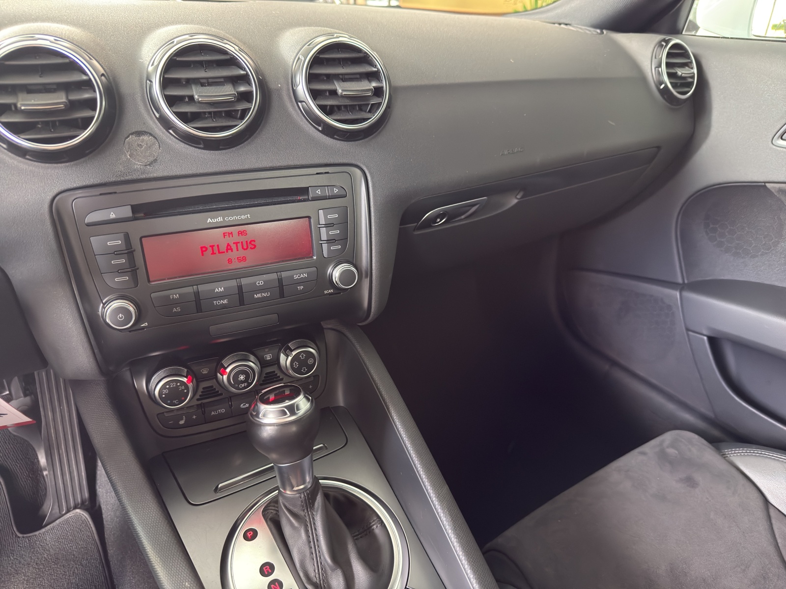 AUDI TT Coupé 2.0 TFSI S-tronic-image-12