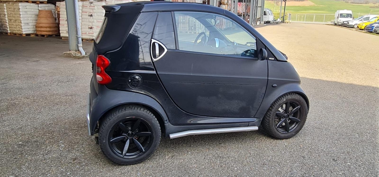 SMART fortwo Cabrio-image-9