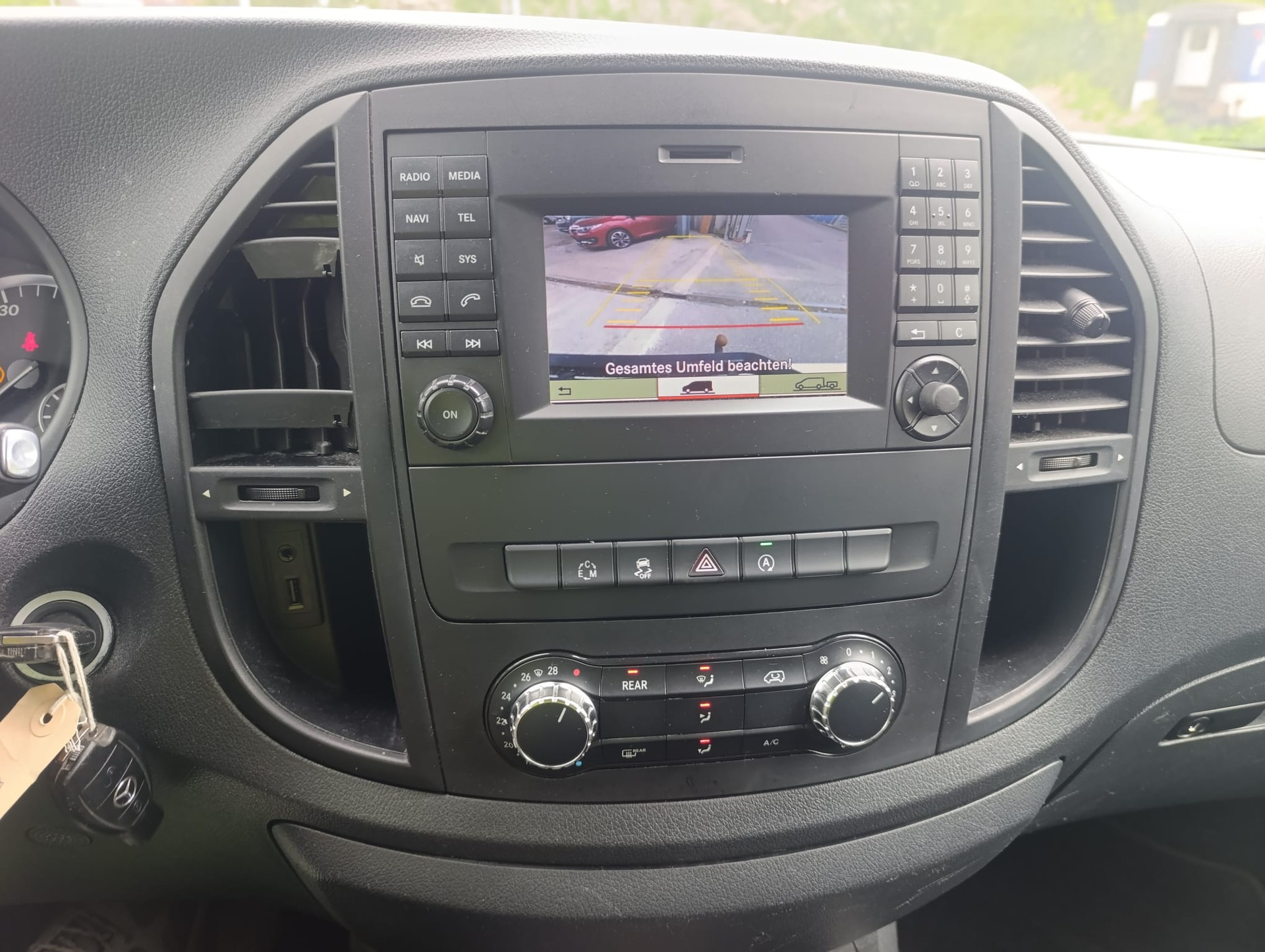 MERCEDES-BENZ Vito 119 BlueTEC Tourer Base EL 7G-Tronic-image-9