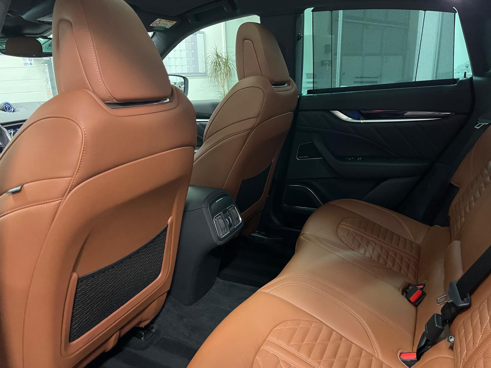 MASERATI Levante 3.0 V6 GranSport-image-11