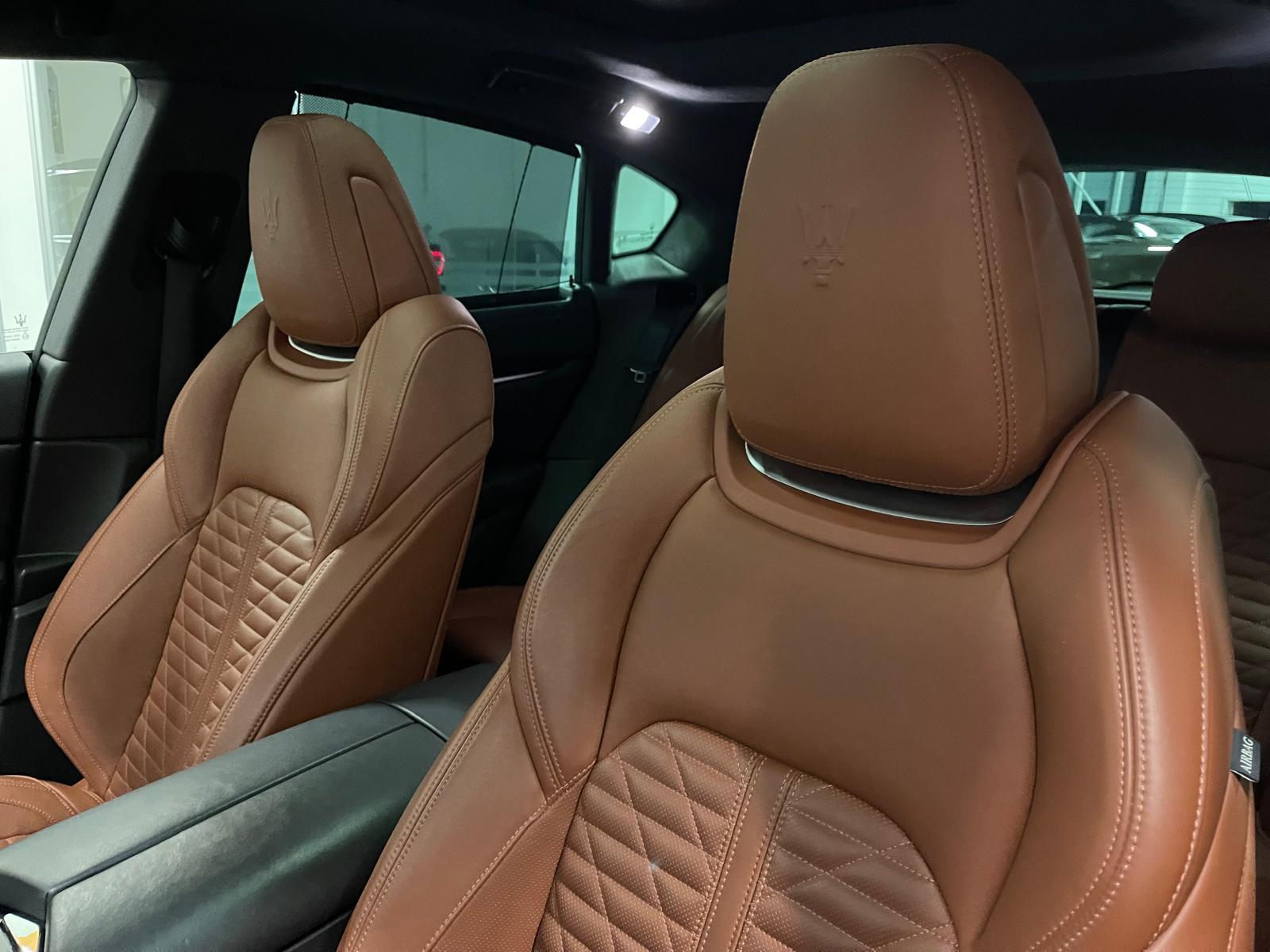 MASERATI Levante 3.0 V6 GranSport-image-13
