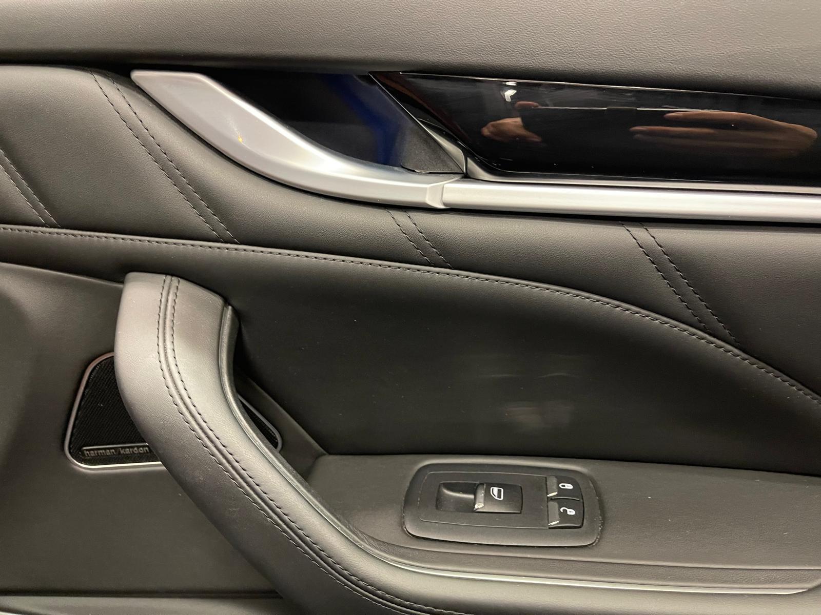 MASERATI Levante 3.0 V6 GranSport-image-16