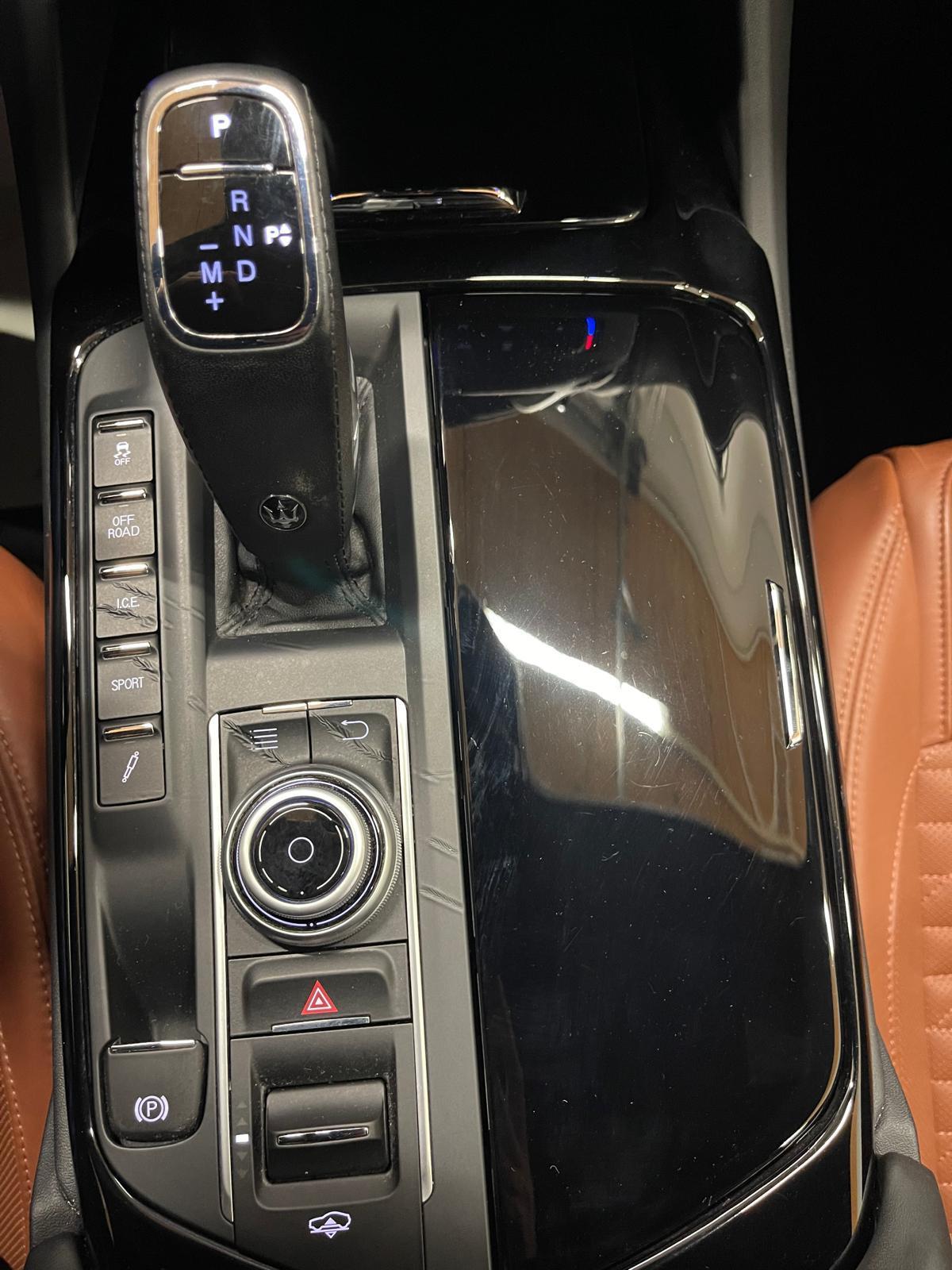 MASERATI Levante 3.0 V6 GranSport-image-20