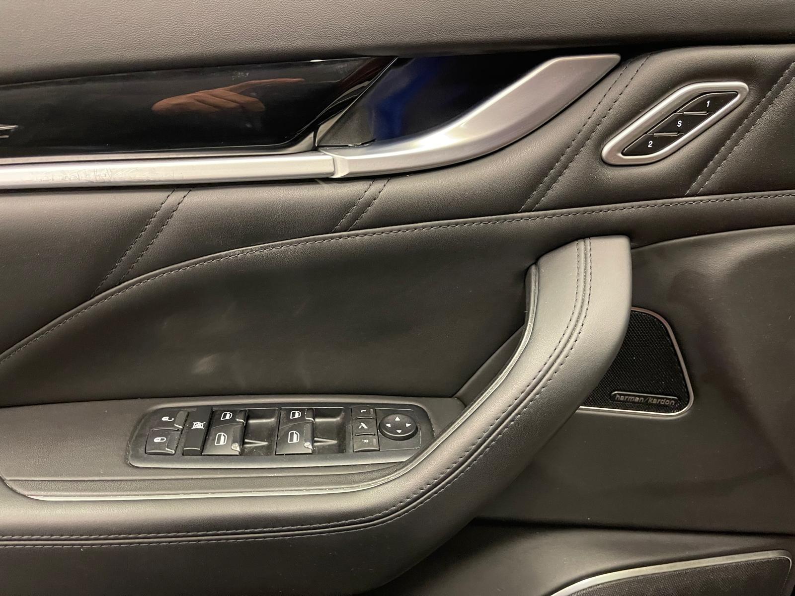 MASERATI Levante 3.0 V6 GranSport-image-14