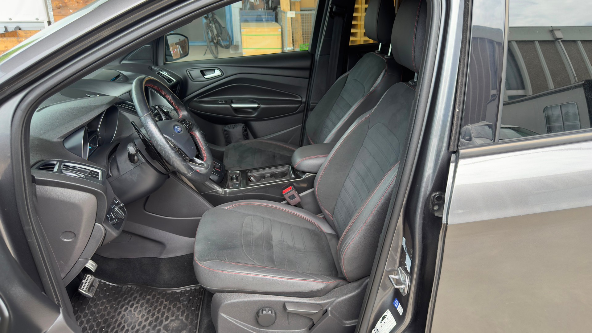 FORD Kuga 2.0 TDCi ST Line High 4WD PowerShift-image-8