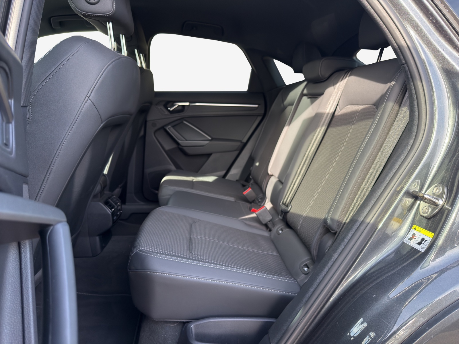 AUDI Q3 Sportback 35 TFSI S line Attraction S-tronic-image-11