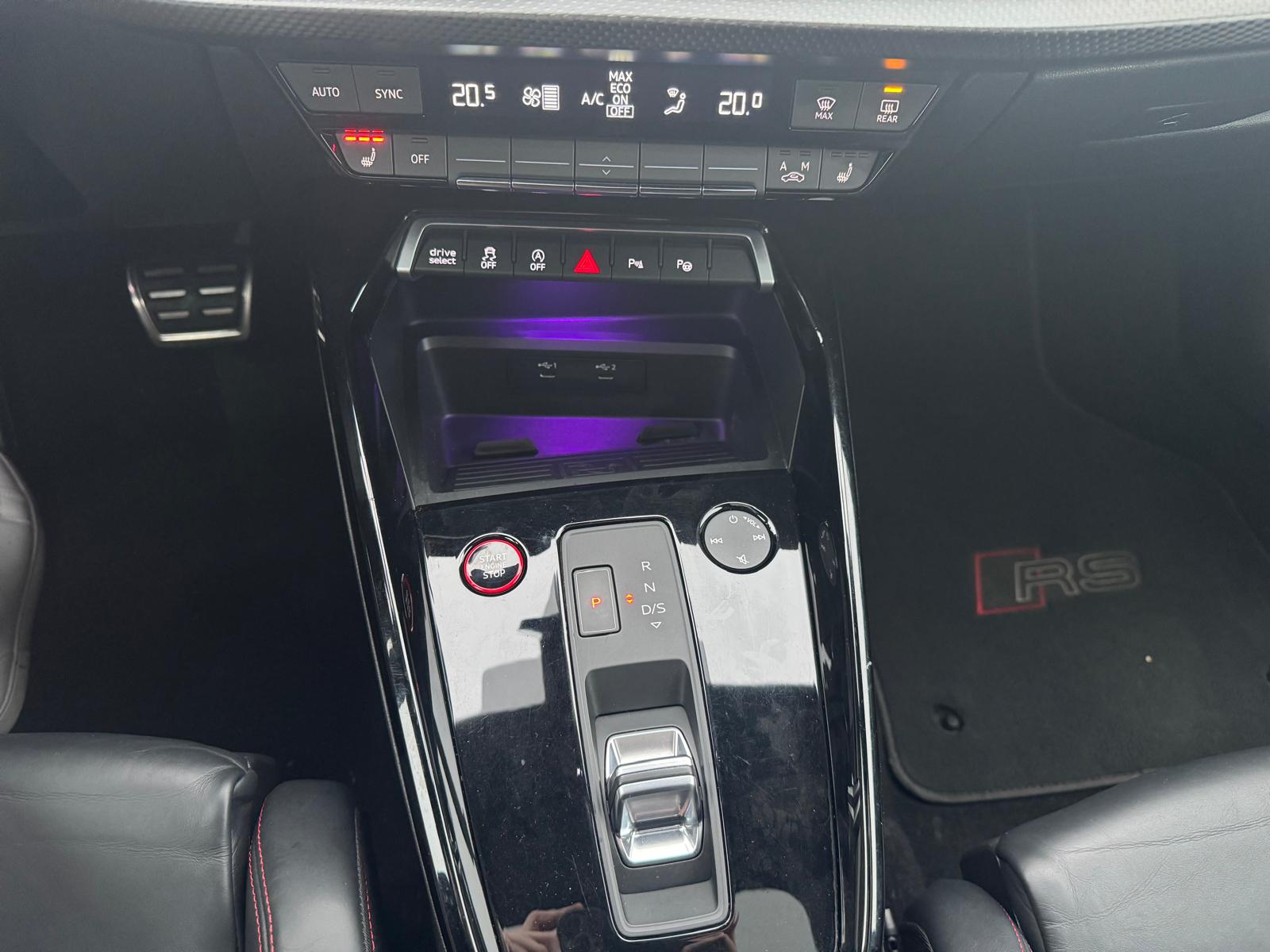 AUDI RS3 Sportback 2.5 TSI quattro S-tronic-image-11