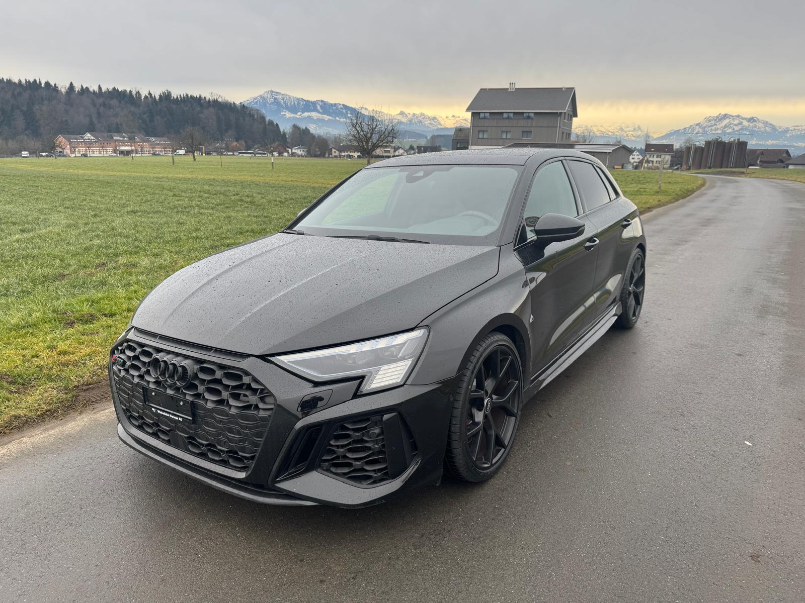 AUDI RS3 Sportback 2.5 TSI quattro S-tronic-image-0