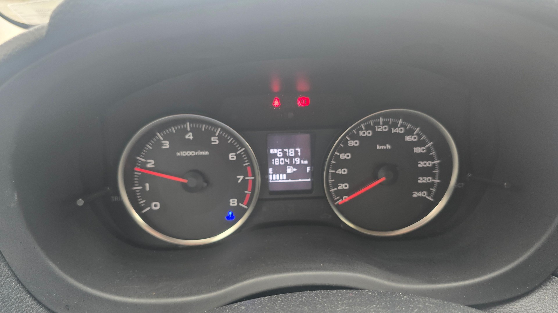 SUBARU XV 1.6i Swiss Two-image-9