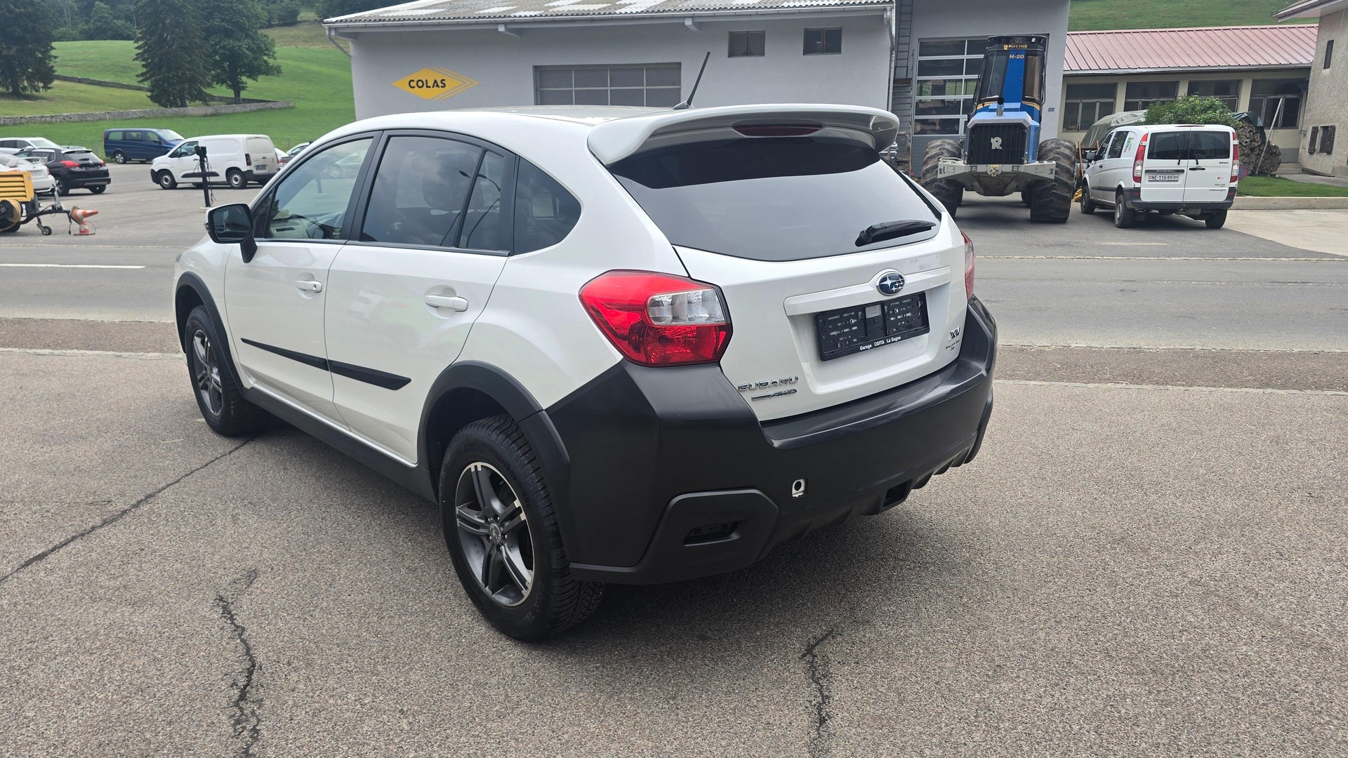 SUBARU XV 1.6i Swiss Two-image-6