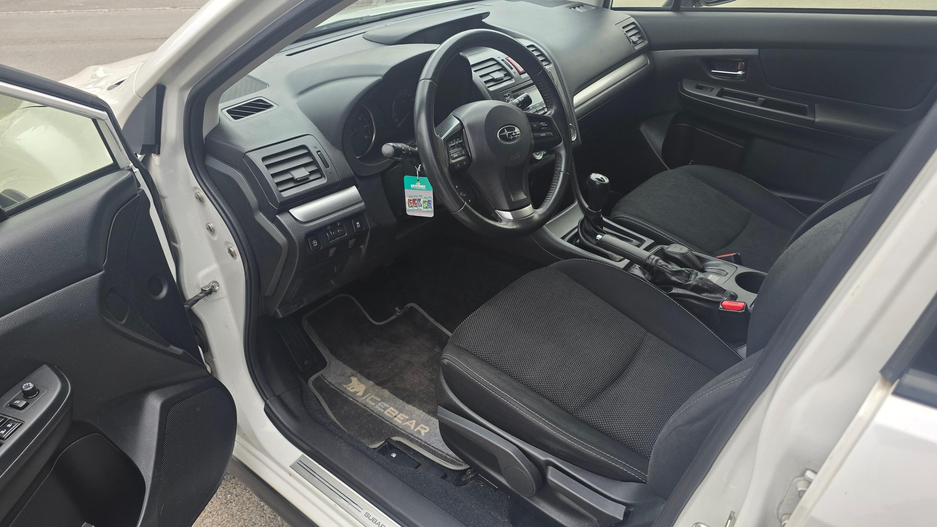 SUBARU XV 1.6i Swiss Two-image-8