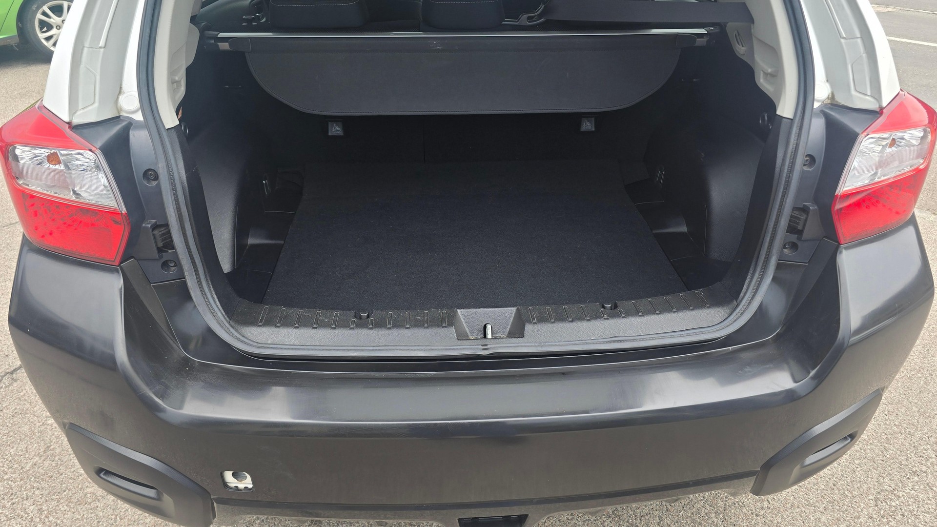 SUBARU XV 1.6i Swiss Two-image-13