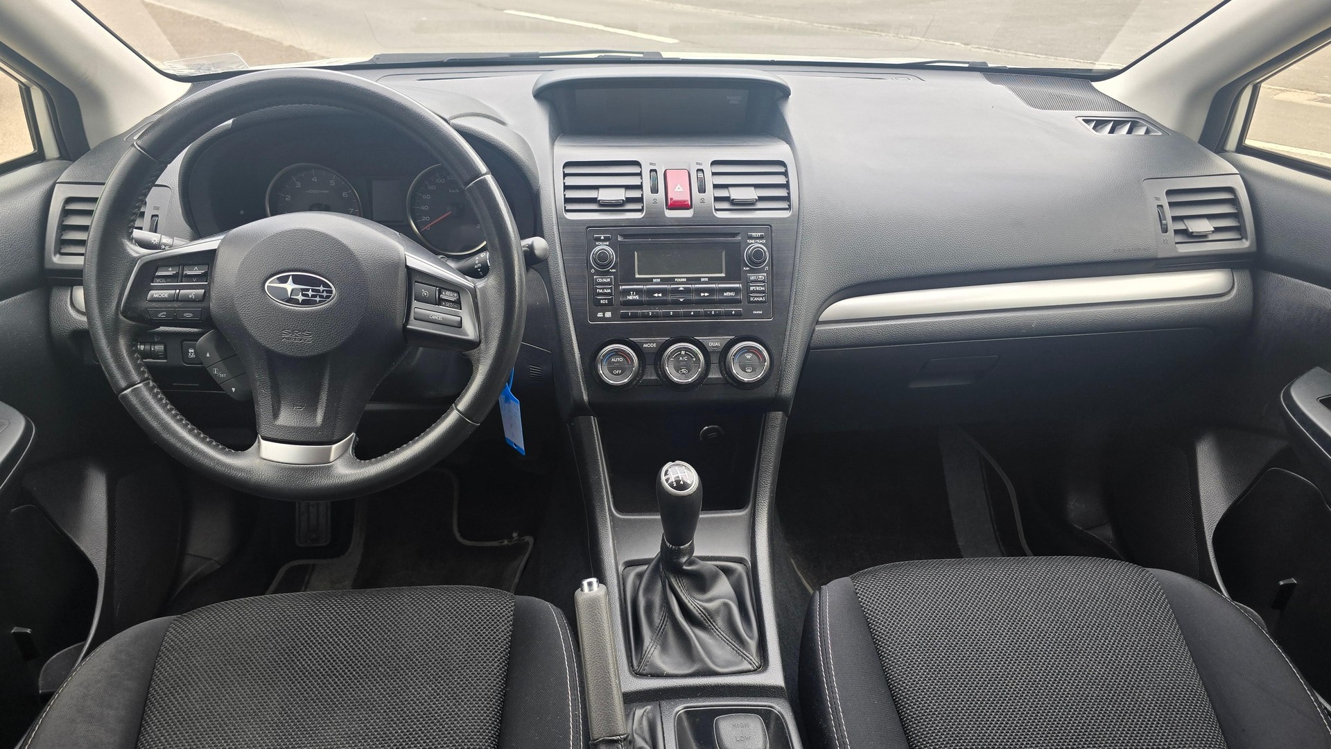 SUBARU XV 1.6i Swiss Two-image-11