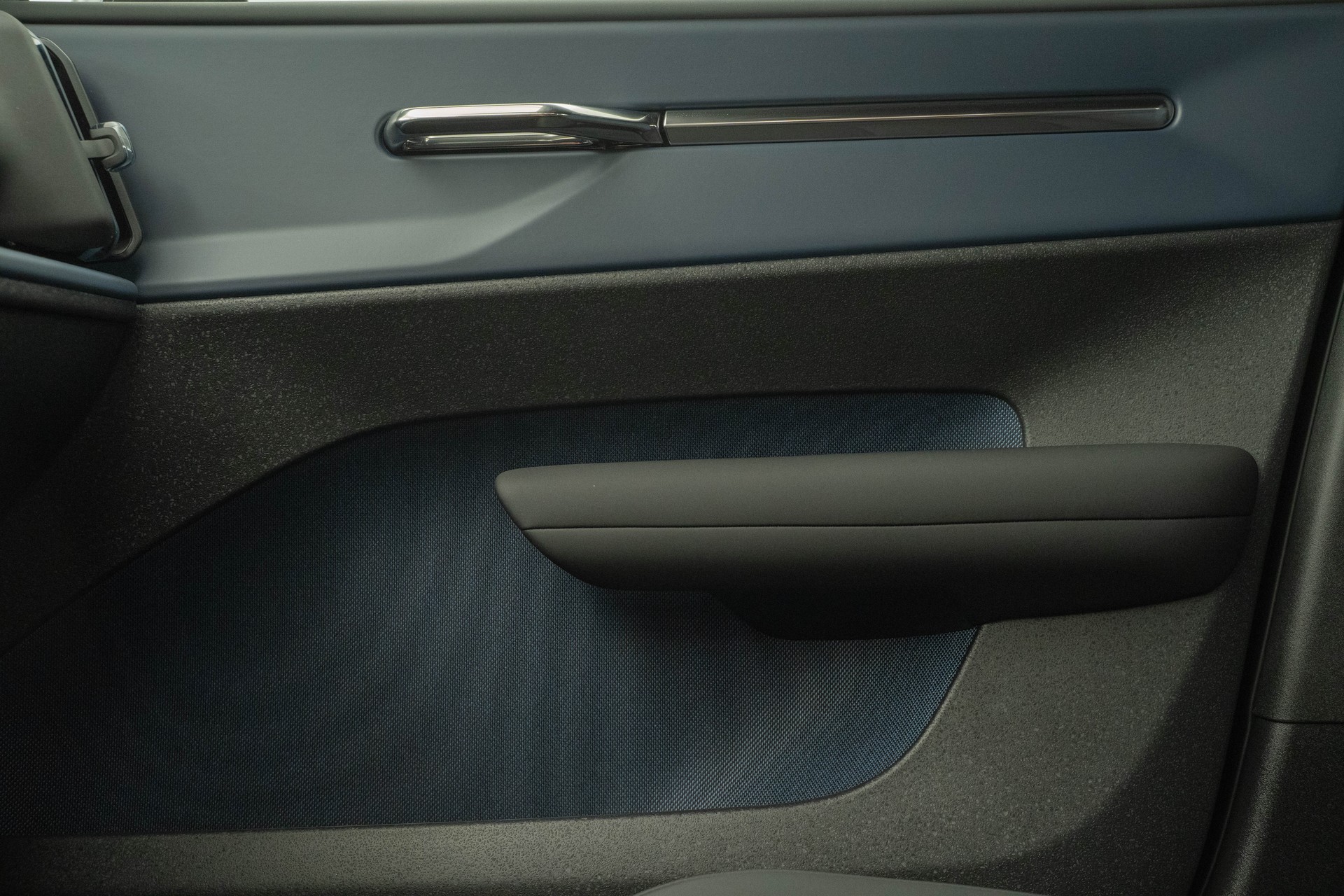 VOLVO EX30 E60 Plus-image-13