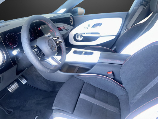 MERCEDES-BENZ CLA SB 220 4M 8G-DCT-image-5