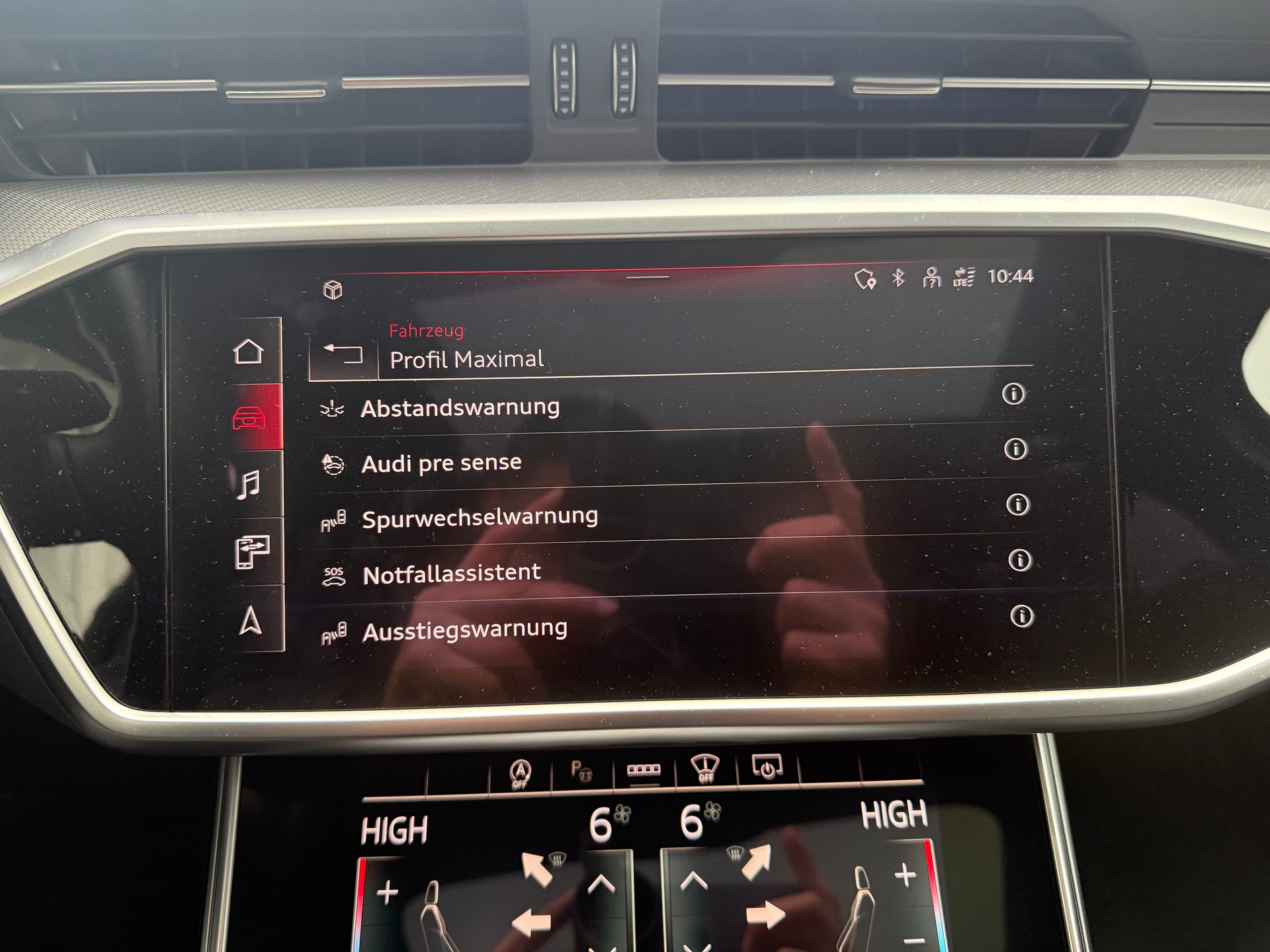 AUDI A6 Avant 2.0 45 TFSI Sport quattro S-Tronic-image-16