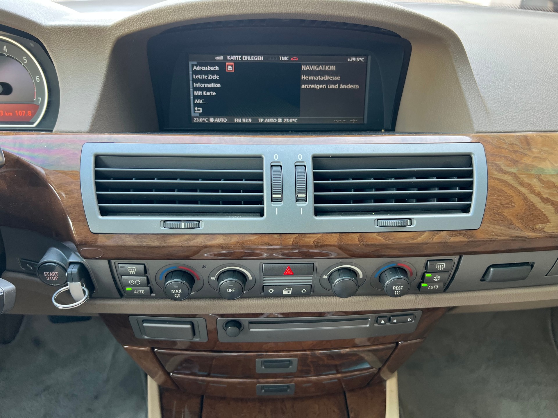 BMW 745i-image-14