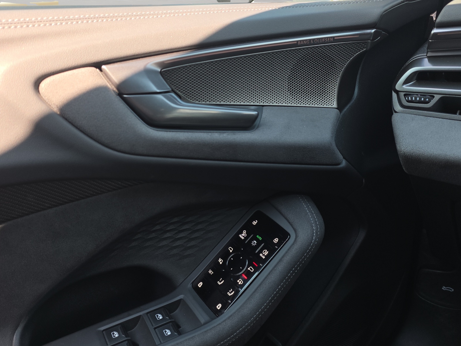 AUDI S5 Avant TFSI quattro S tronic-image-13