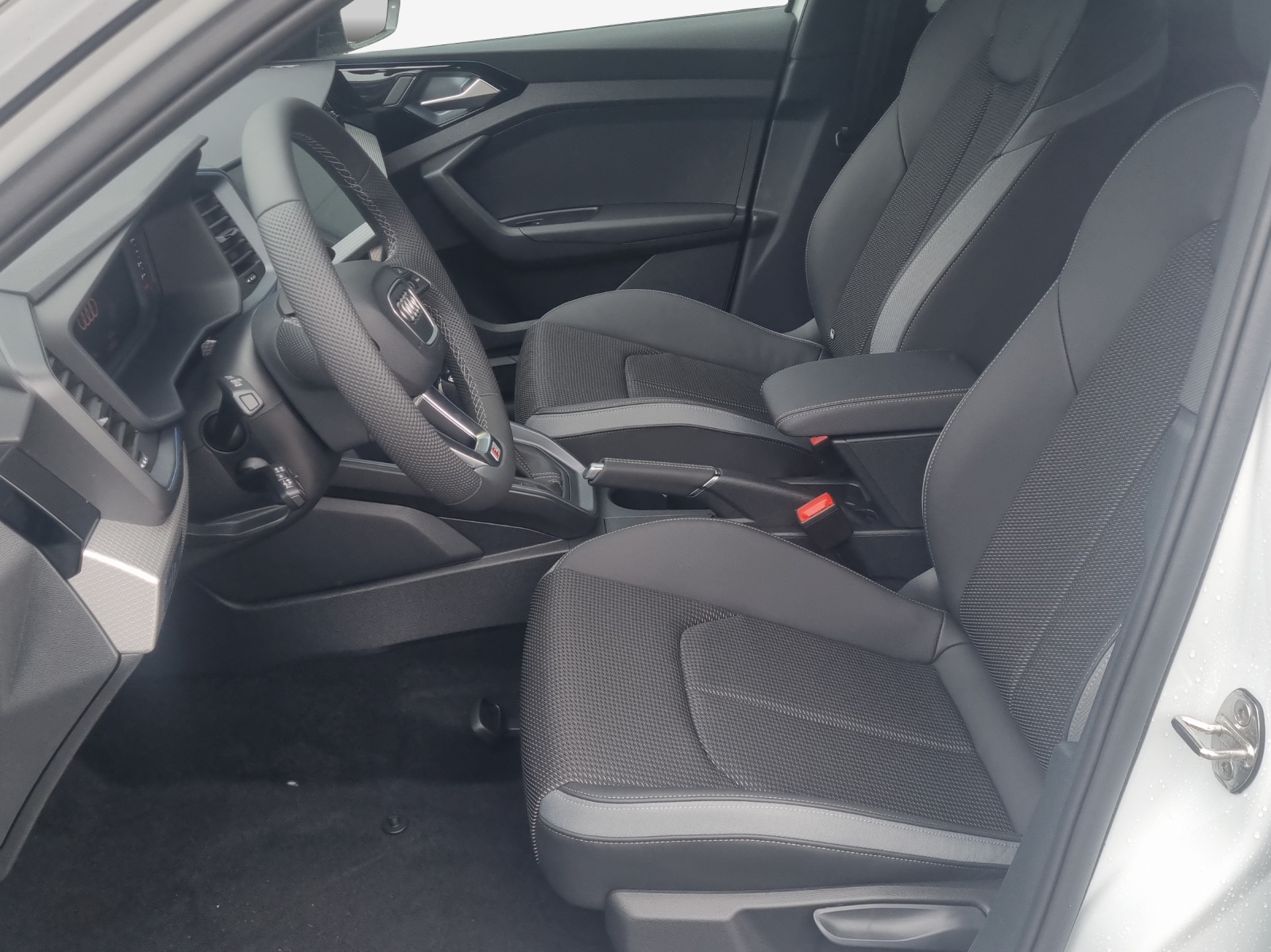 AUDI A1 Sportback 30 TFSI S Line Attraction S-tronic-image-6