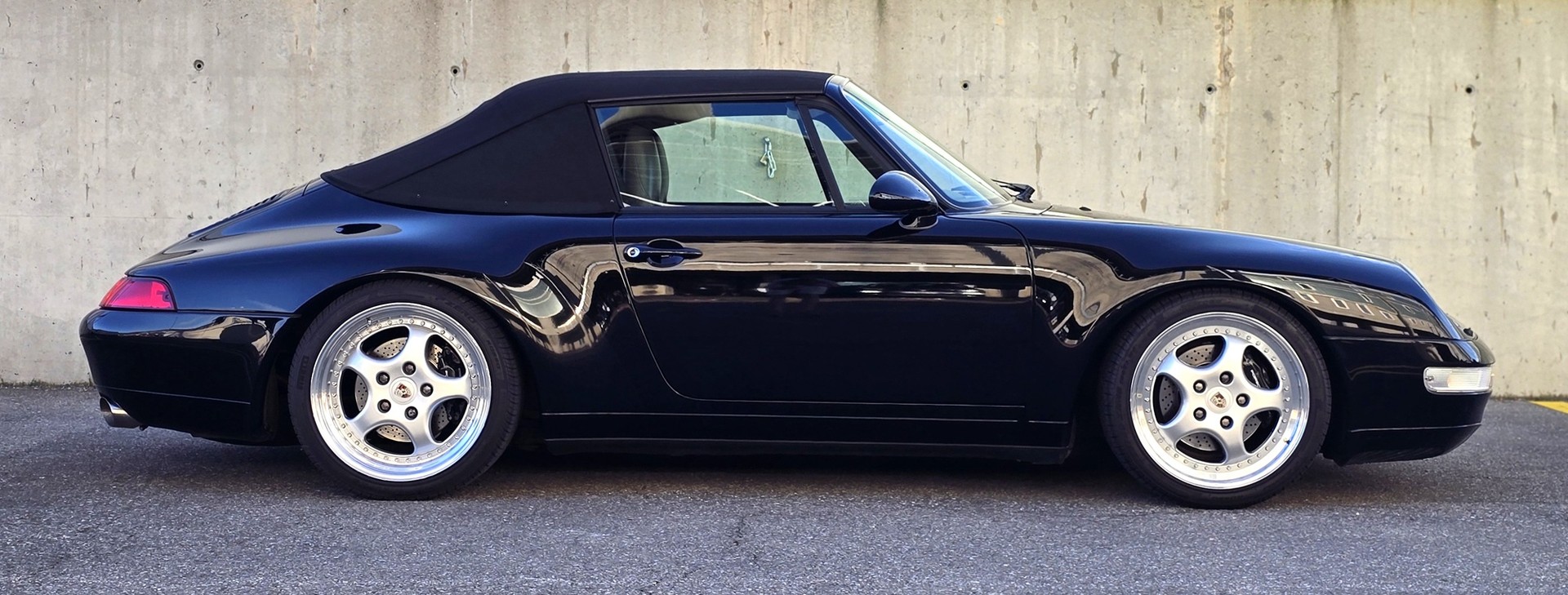 PORSCHE 911 Carrera Cabrio-image-6