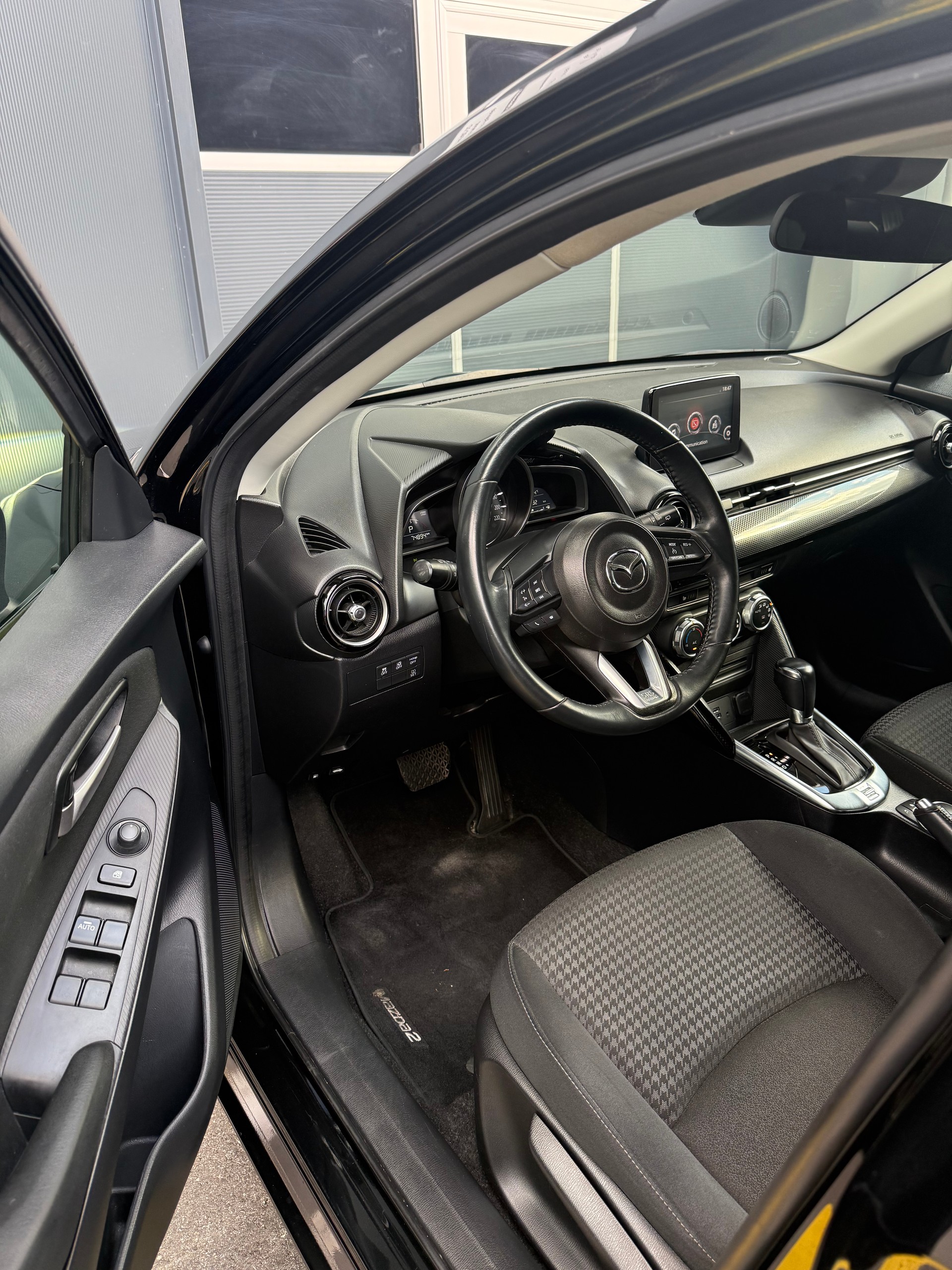 MAZDA 2 SKYACTIV-G 90 Revolution Automat-image-12