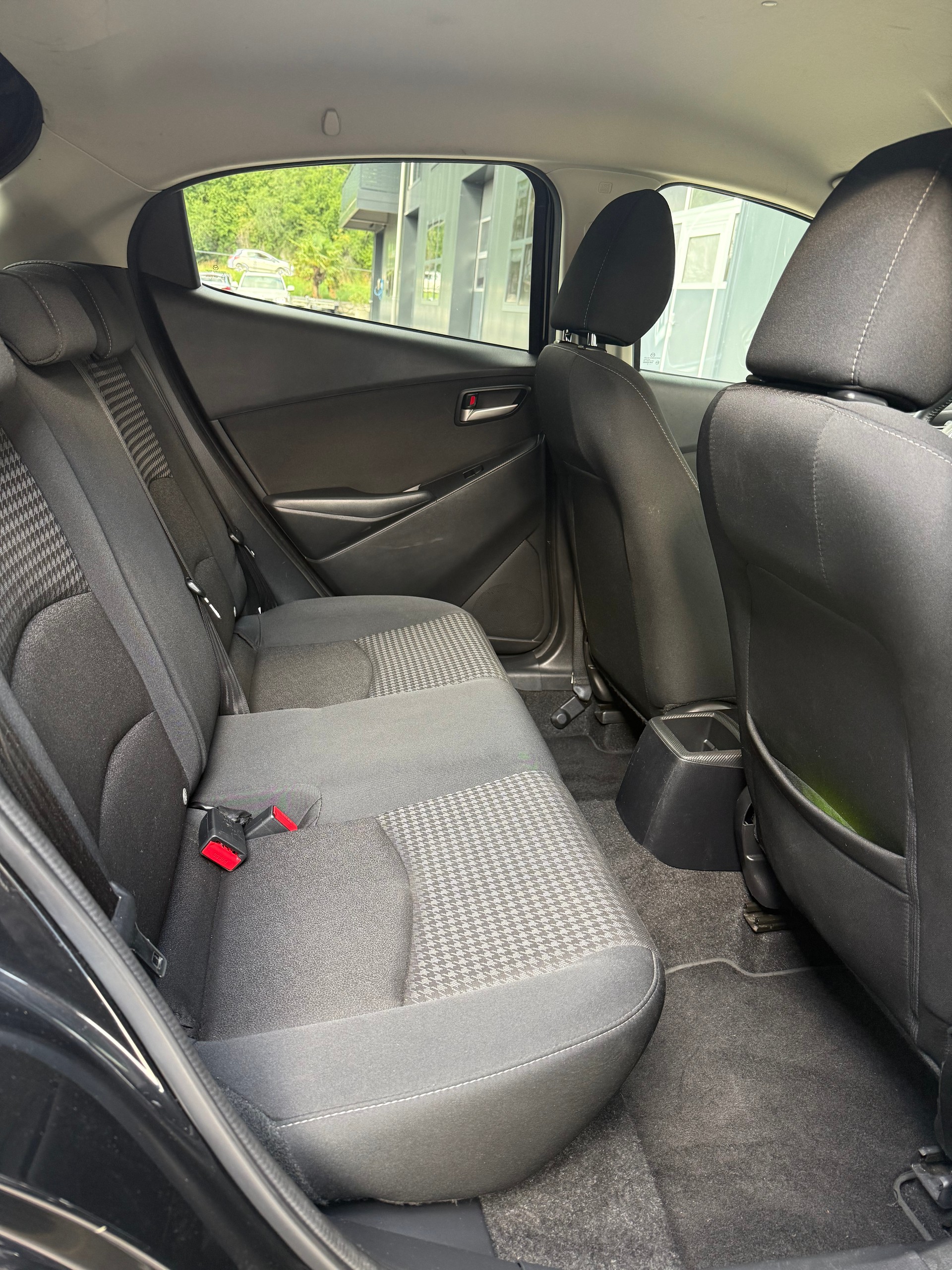 MAZDA 2 SKYACTIV-G 90 Revolution Automat-image-8