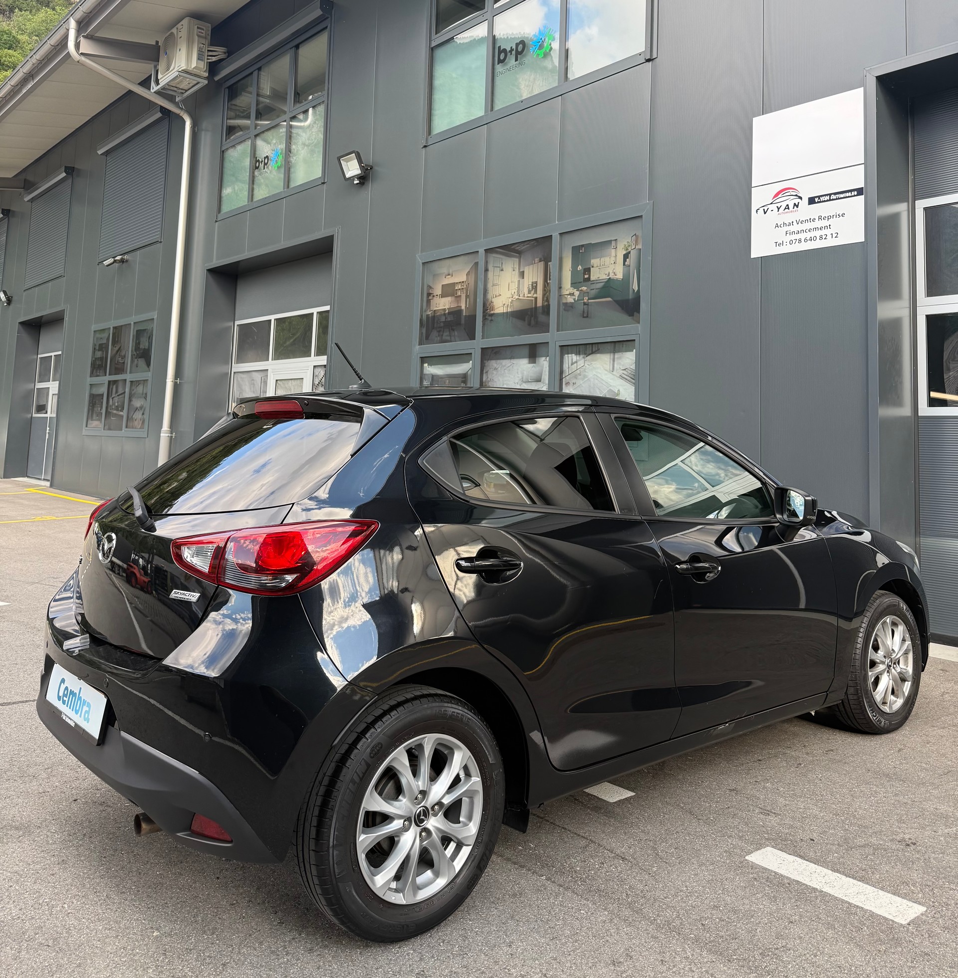 MAZDA 2 SKYACTIV-G 90 Revolution Automat-image-6