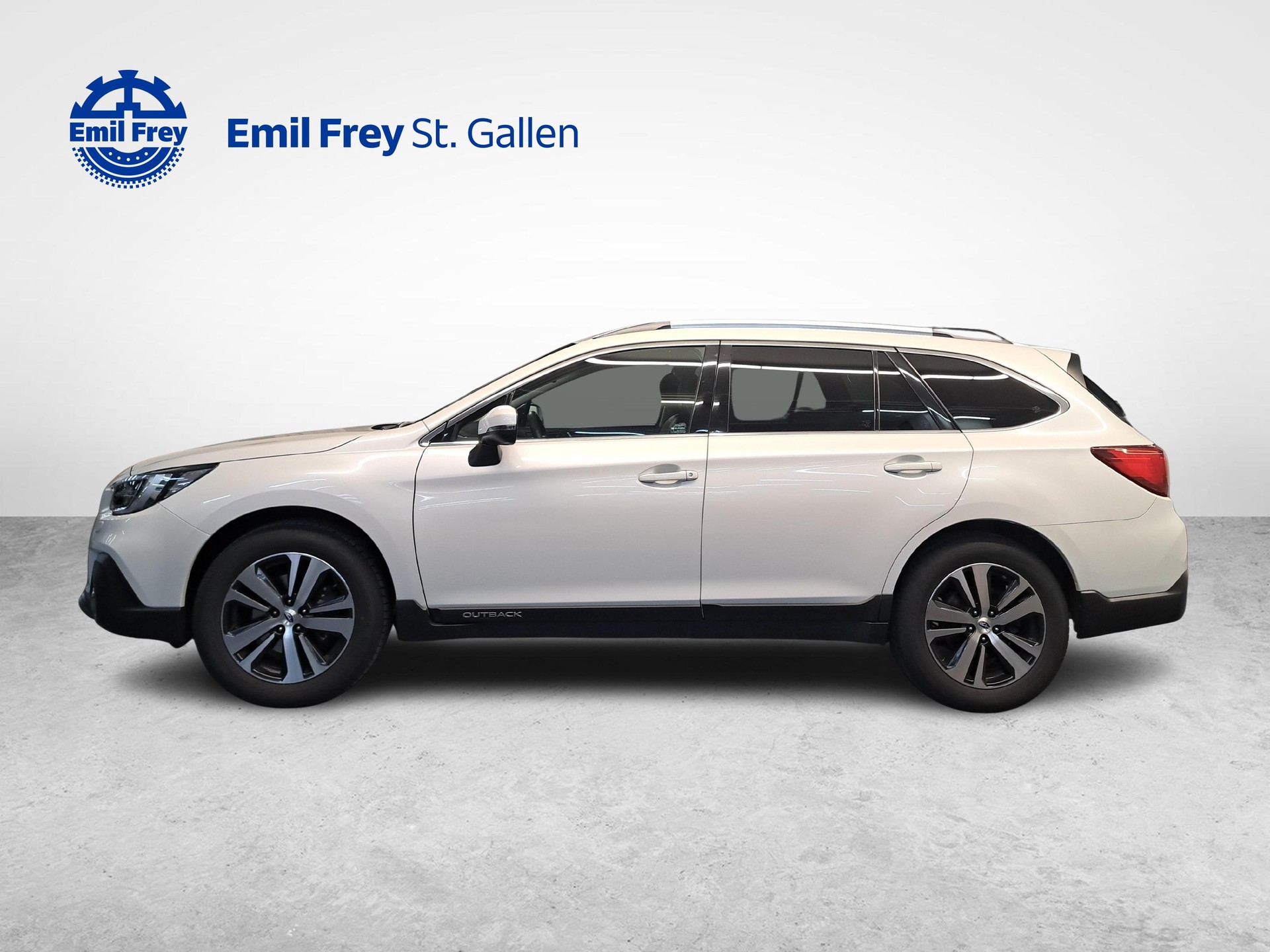 SUBARU Outback 2.5i Luxury-showroom-element-1