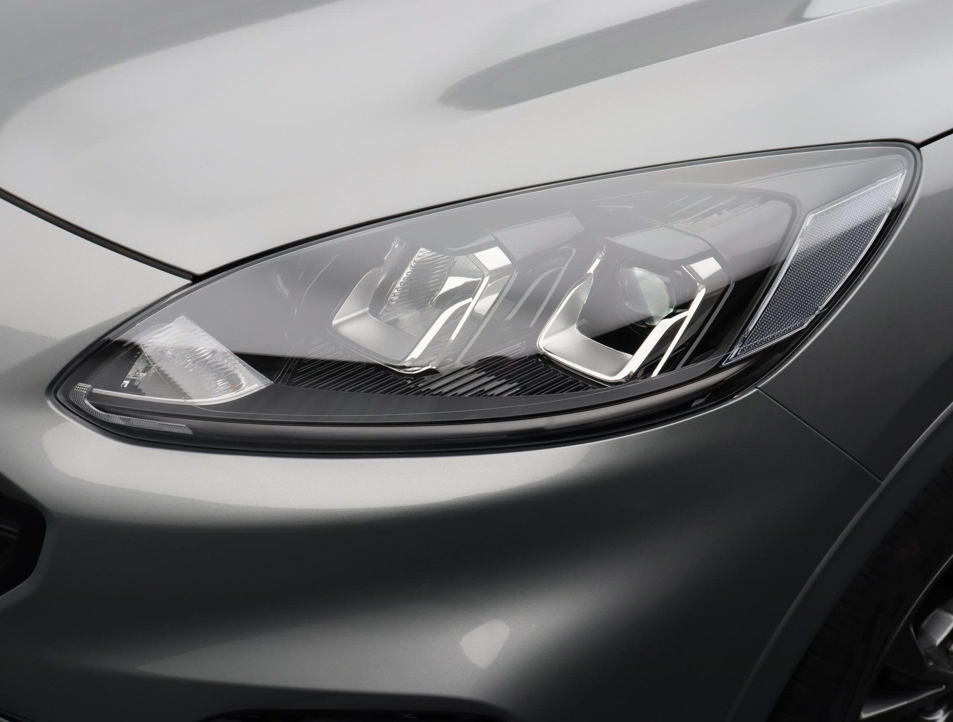 FORD Kuga 2.5 Plug-in Hybrid ST-Line-image-15
