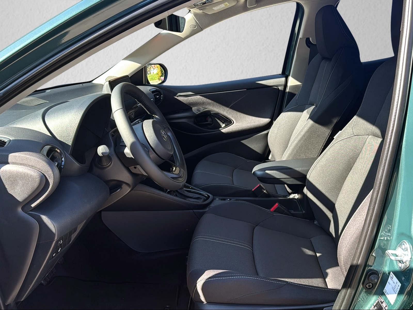 TOYOTA Yaris 1.5 VVT-i HSD Trend-image-7