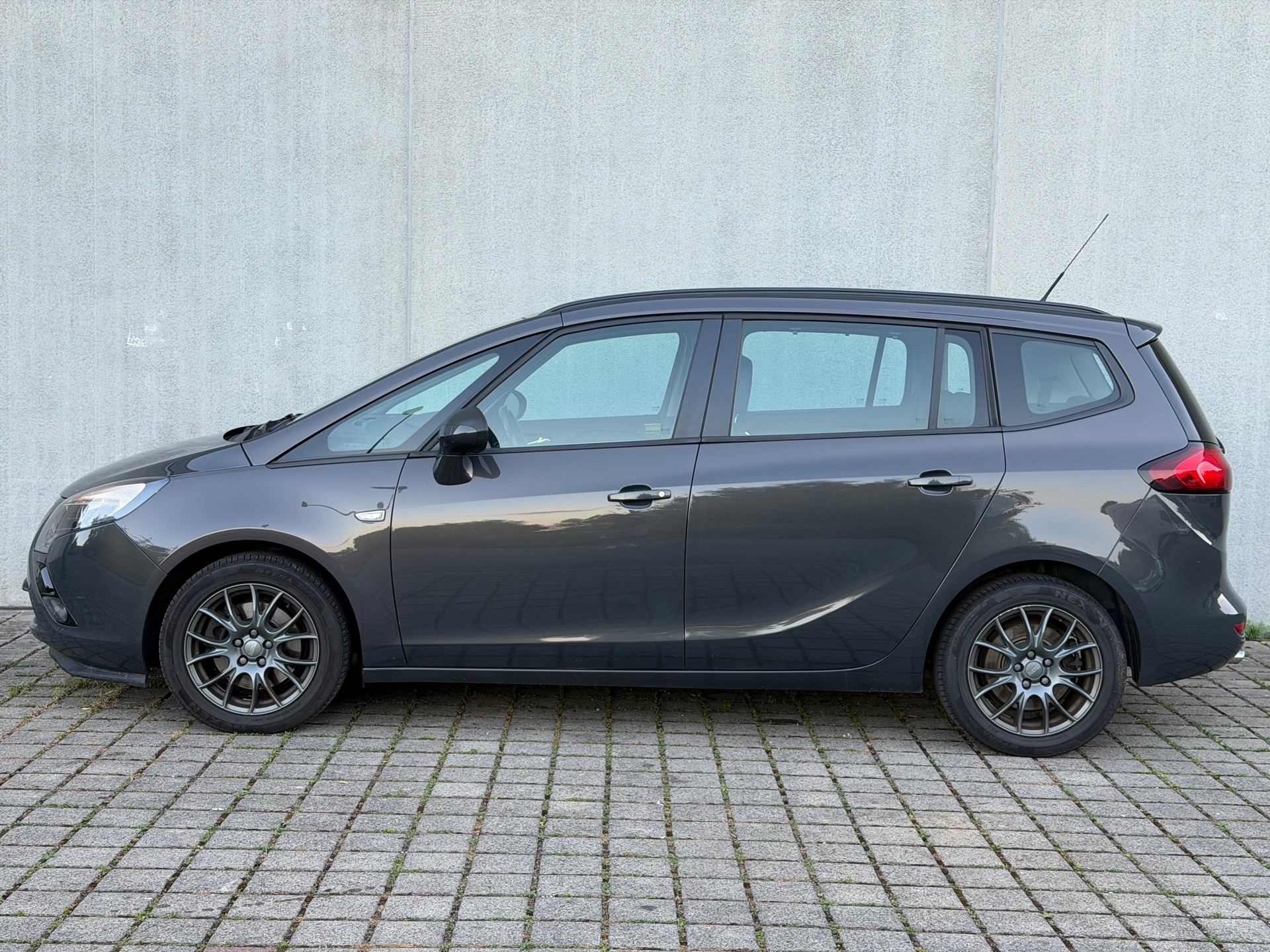 OPEL Zafira Tourer 2.0 CDTi Cosmo Automatic-image-2