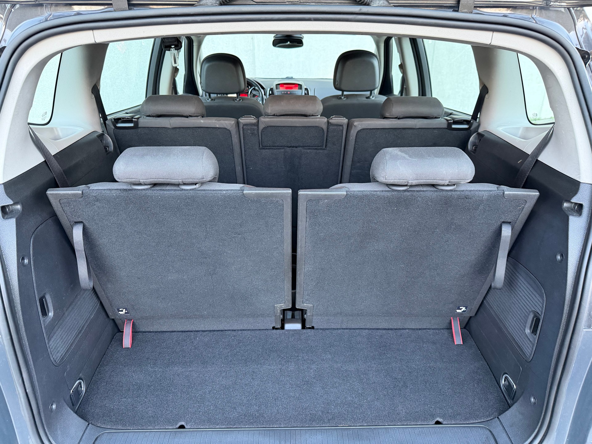 OPEL Zafira Tourer 2.0 CDTi Cosmo Automatic-image-12