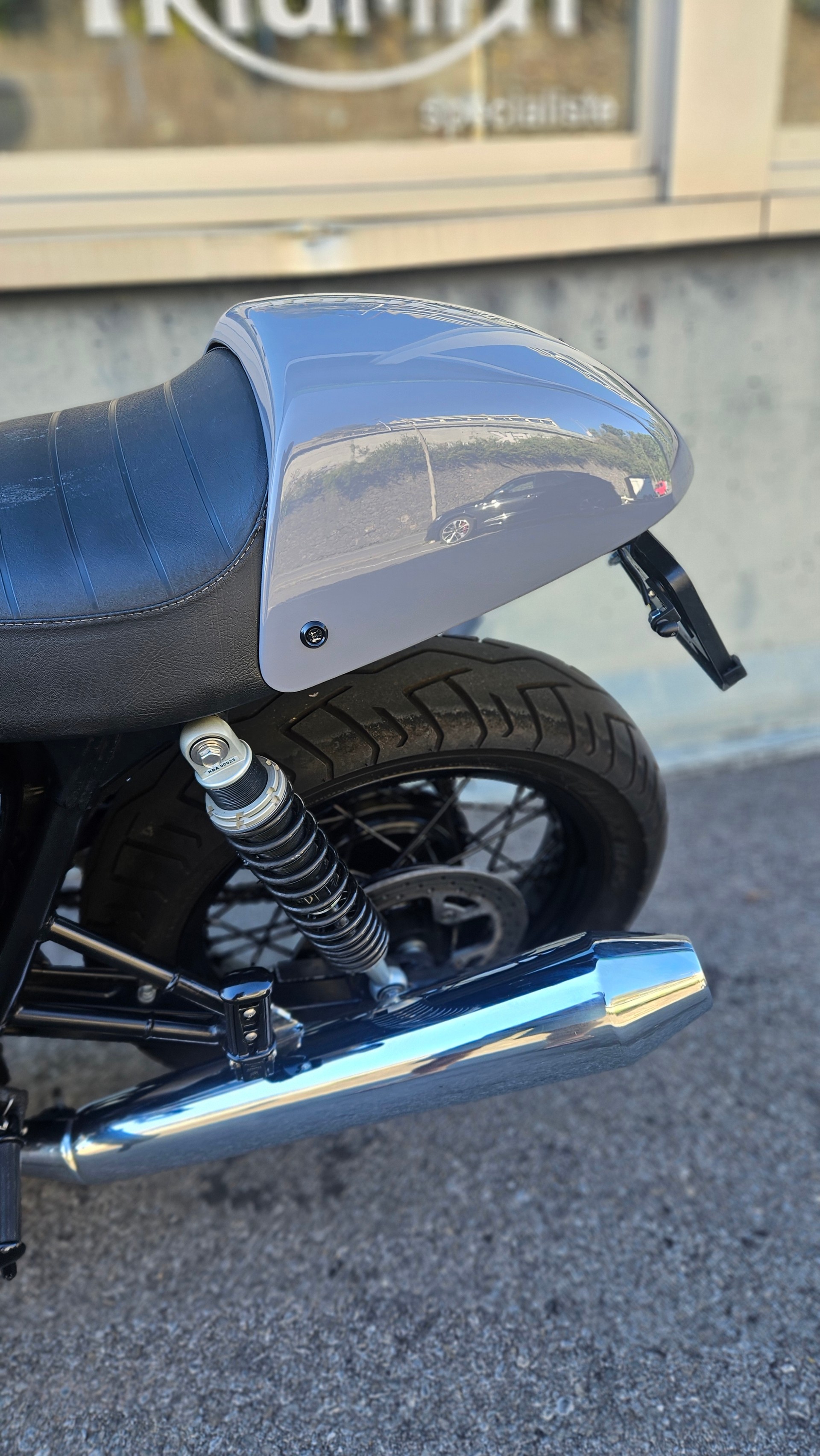 TRIUMPH Thruxton 900-showroom-element-2
